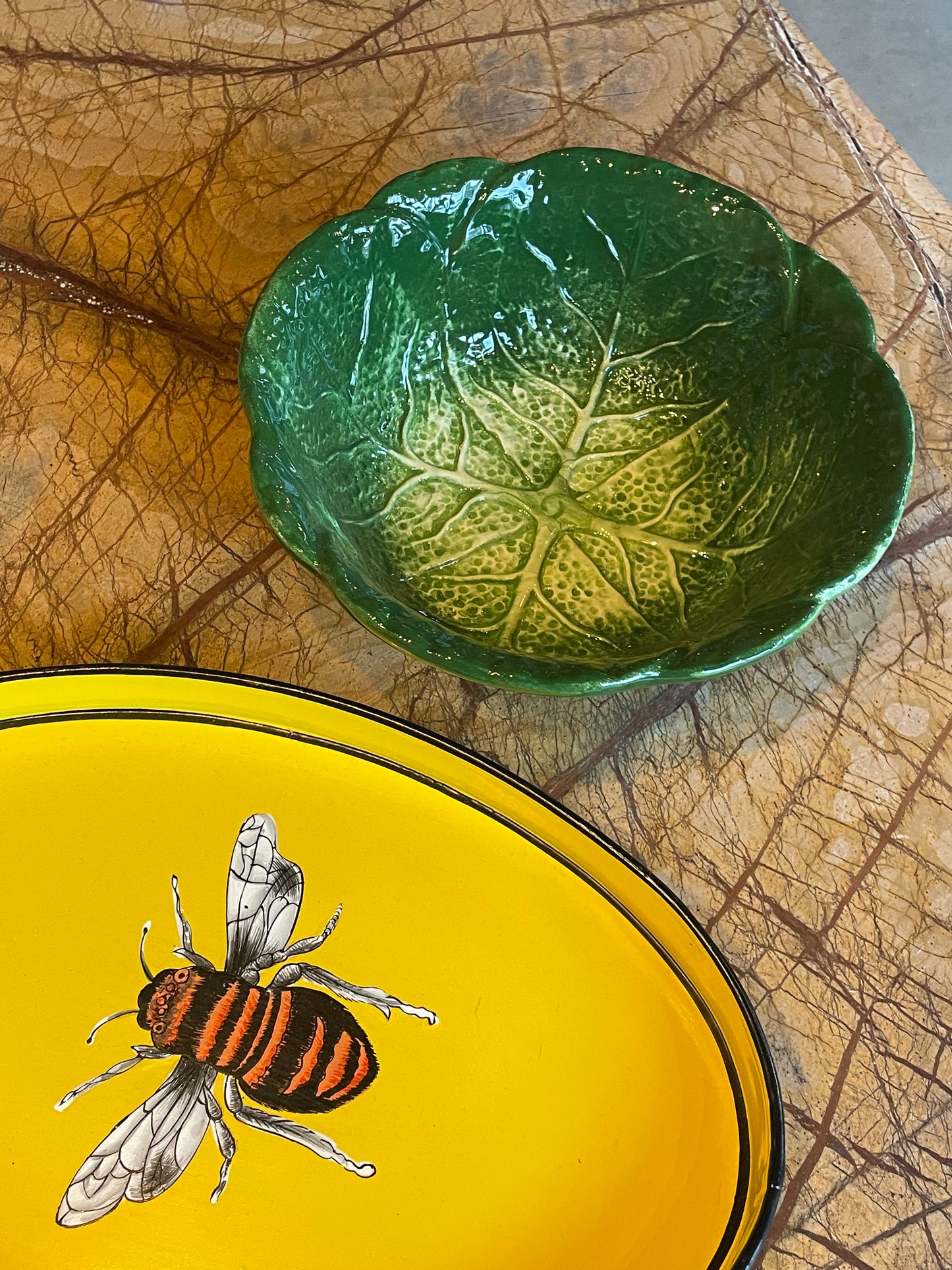Medium skål af kålblade - Italiensk porcelæn