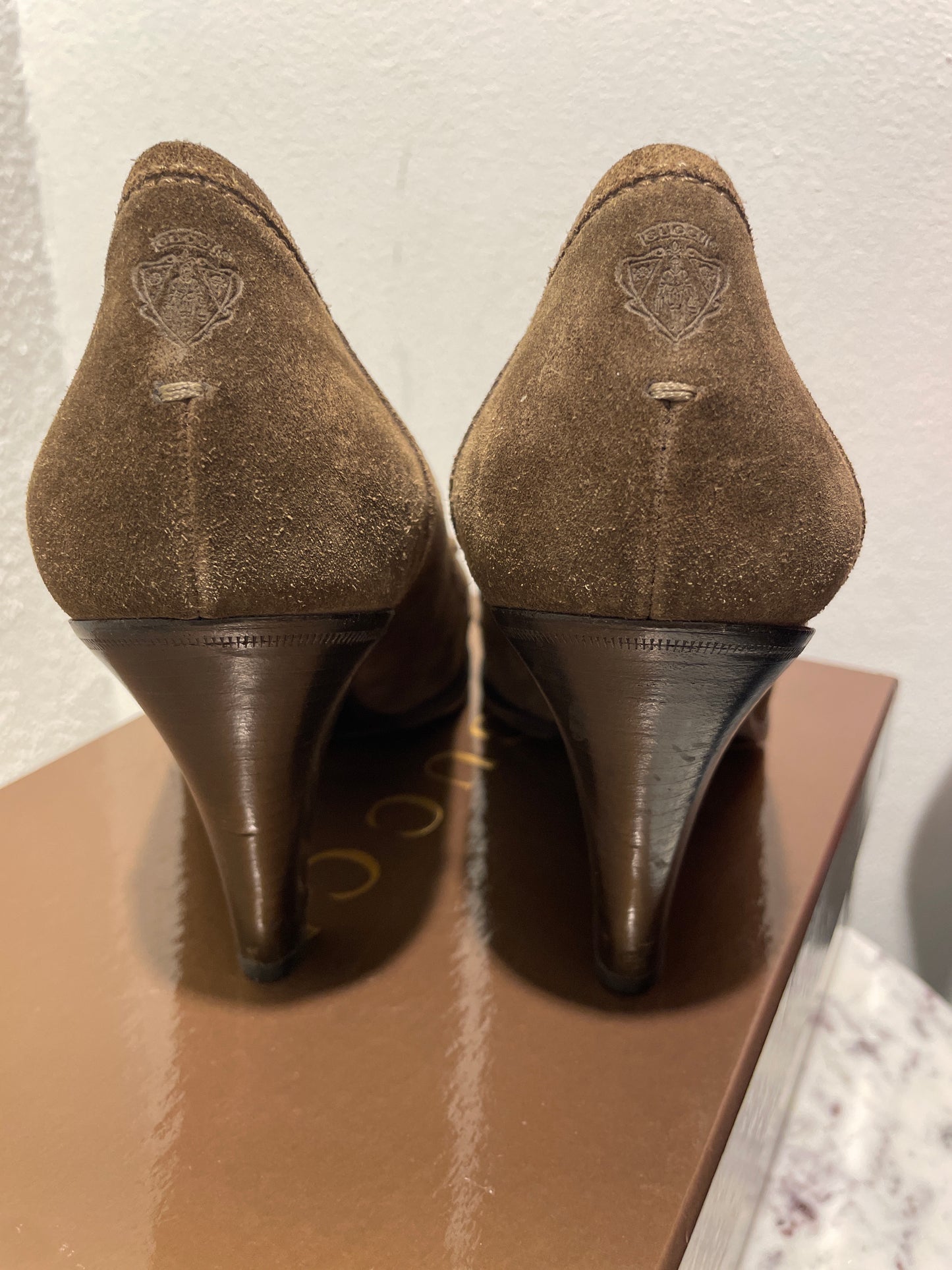 Gucci Vintage Horsebit Suede Pumps – Size EU 40C / Dark Brown