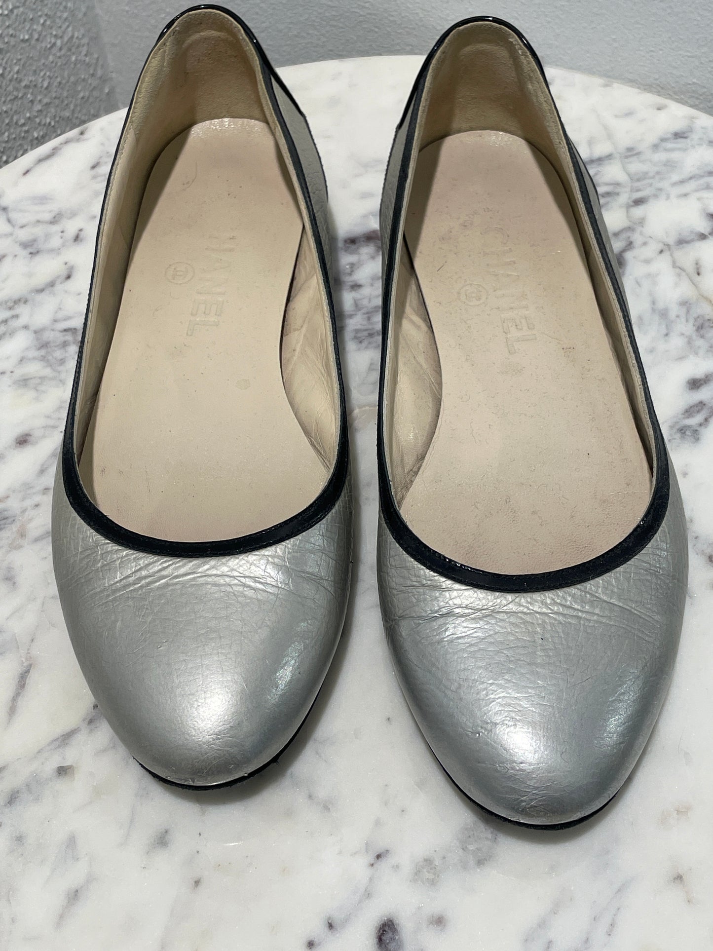 Chanel Ballerina Flats – Silver Leather with Black Patent Heel – EU 38