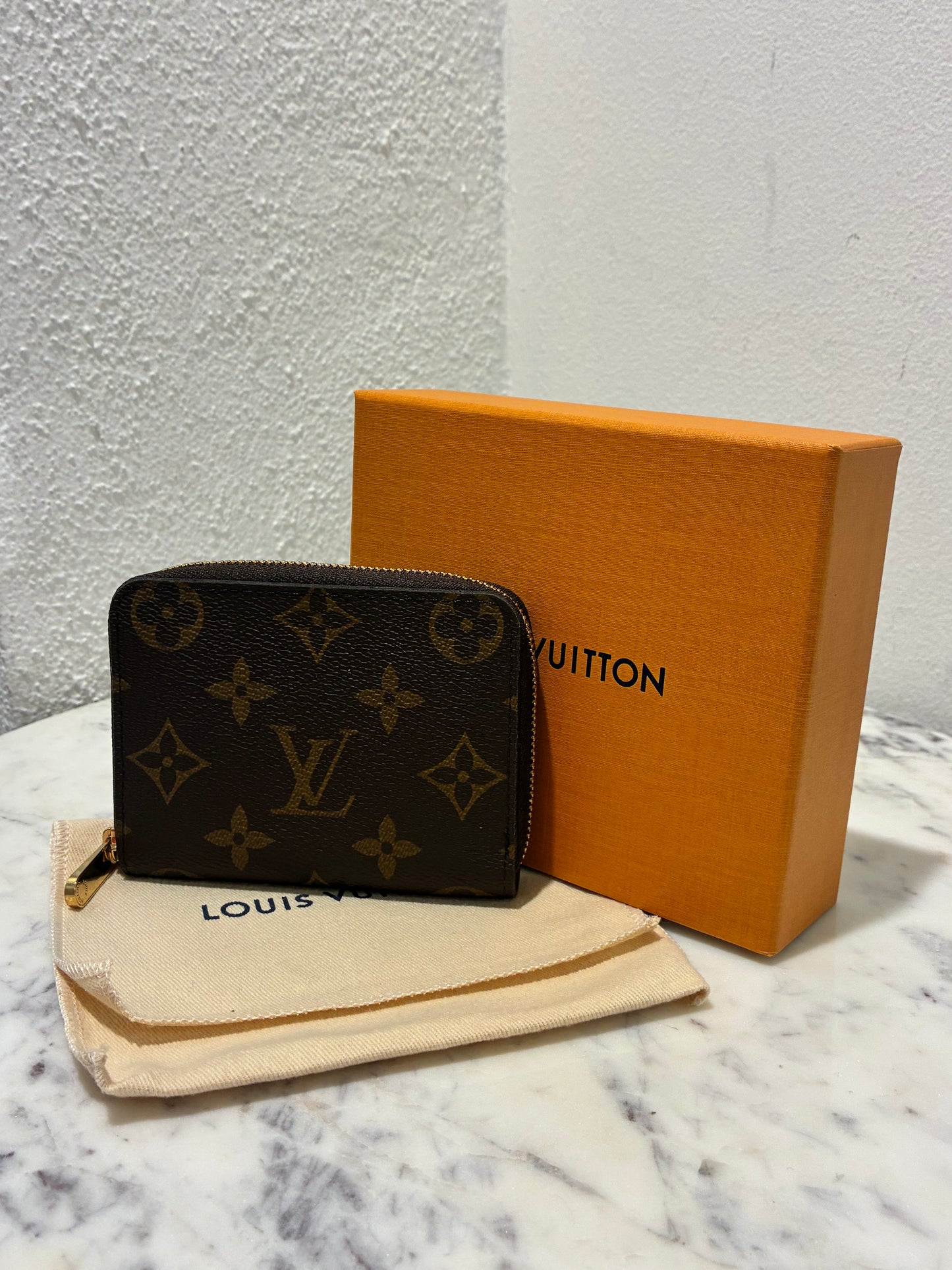 Louis Vuitton - Zippy Wallet