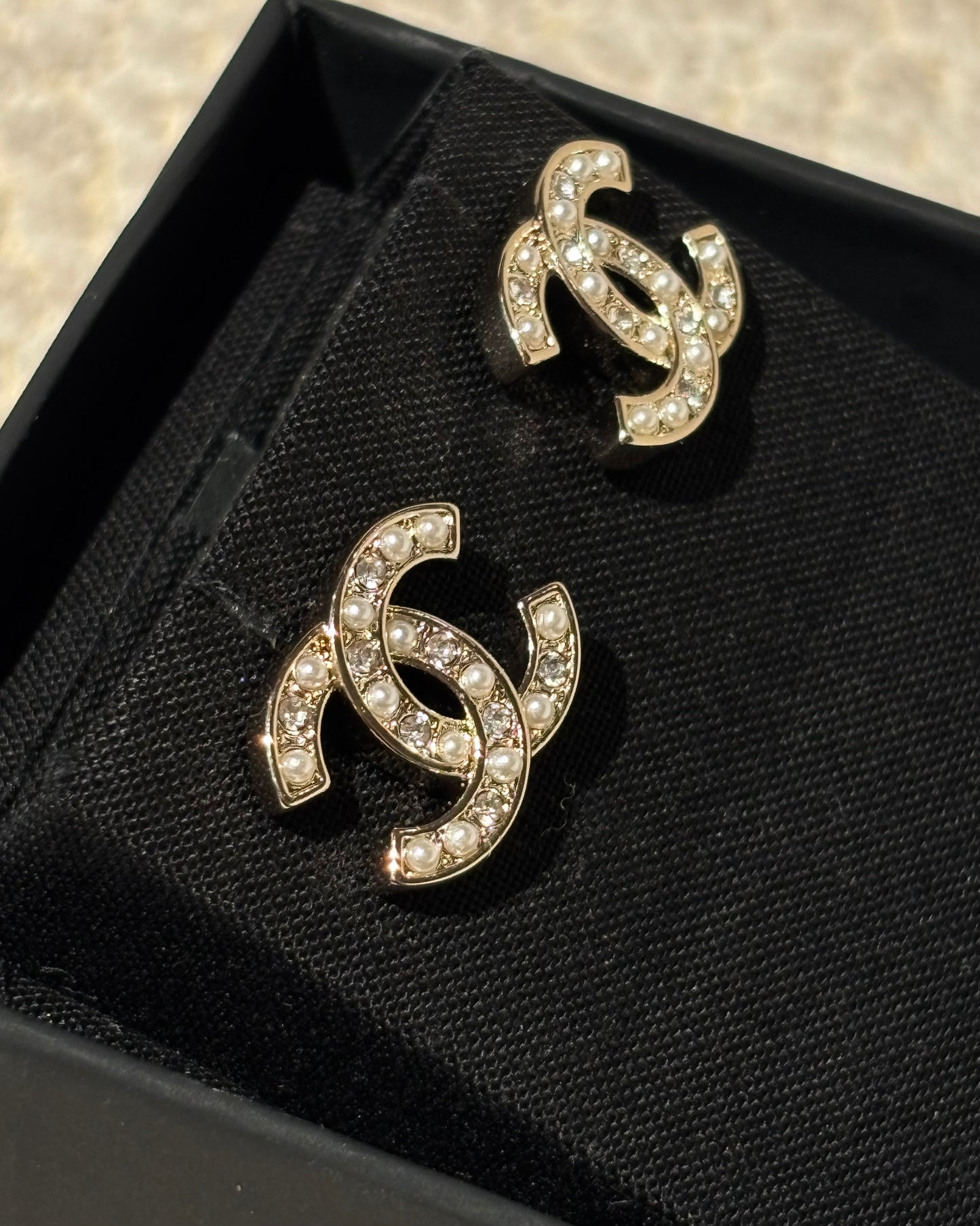 Chanel CC Earrings – Silver-Tone Metal with Stones & Pearls