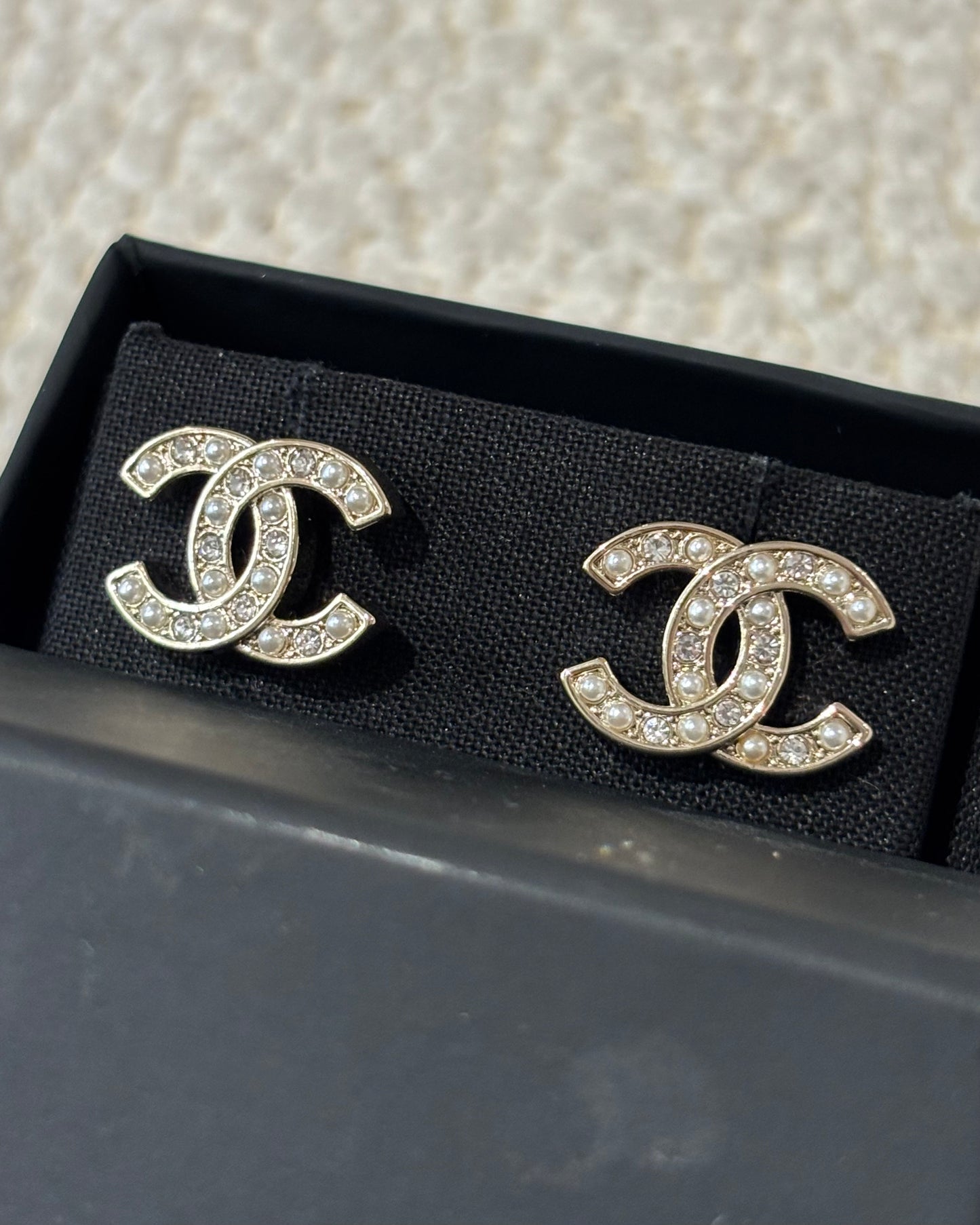 Chanel CC Earrings – Silver-Tone Metal with Stones & Pearls