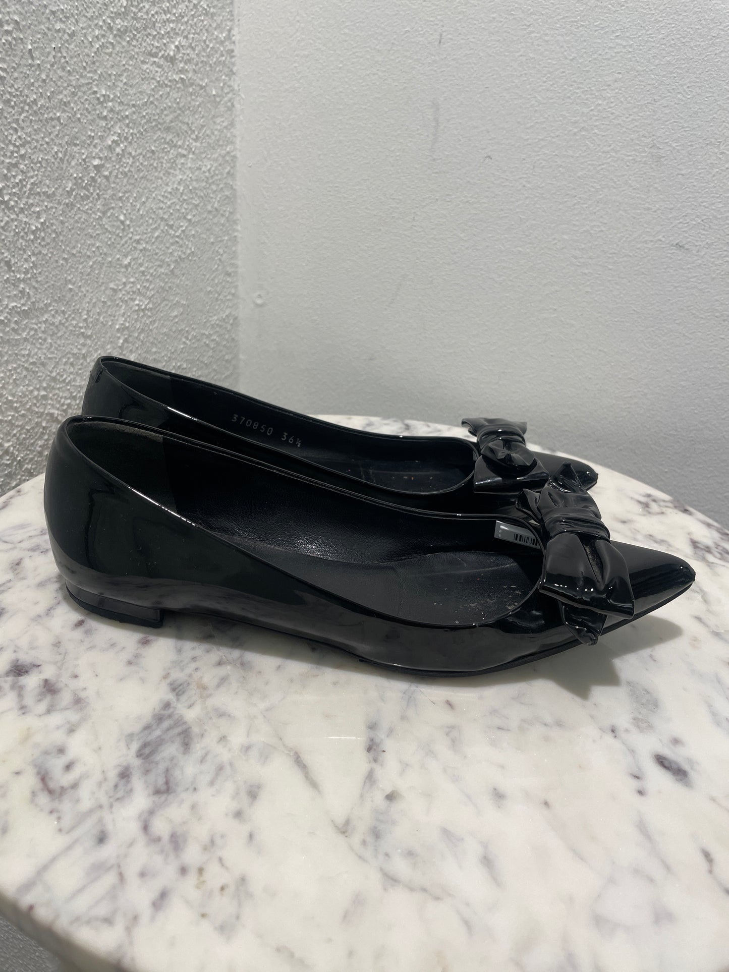Gucci Black Patent Leather Pointed-Toe Bow Ballet Flats - 36,5
