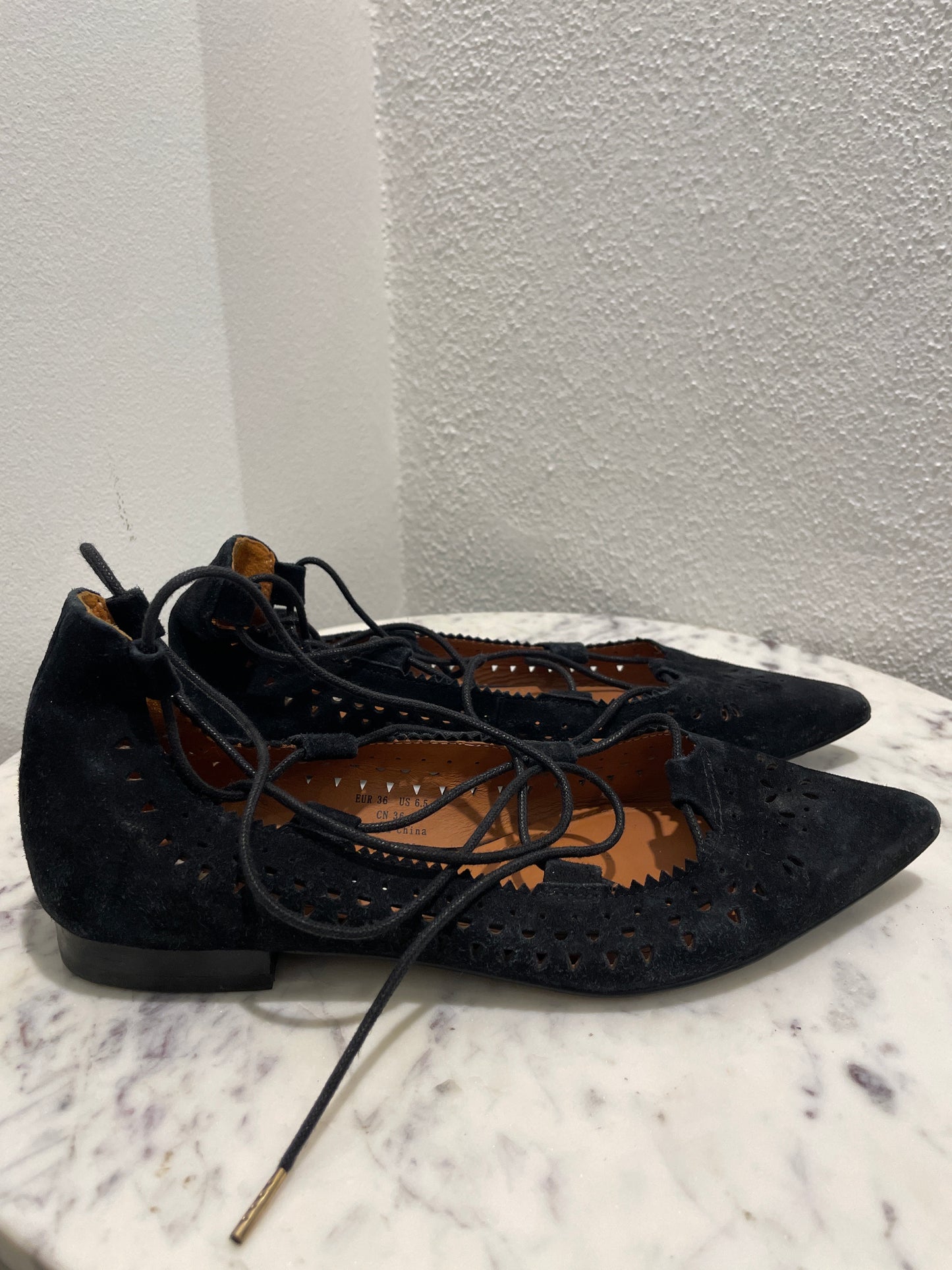 & Other Stories Cut Out Lace Up Suede Ballerina Flats – Black - 36