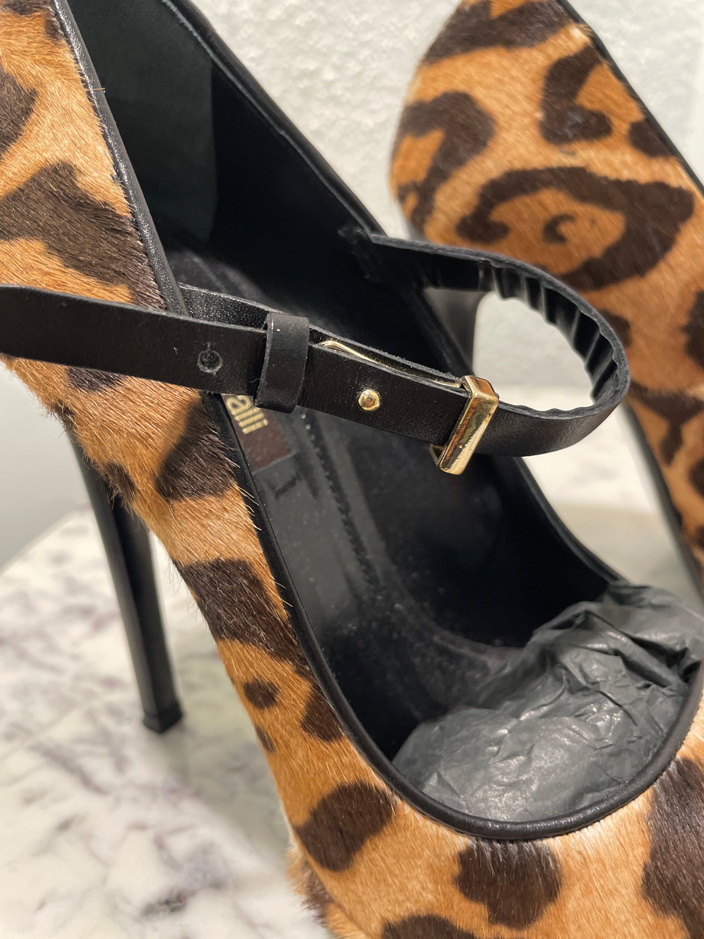 Roberto Cavalli Leopard Print Ponyhair Peep-Toe Platform Pumps - 36