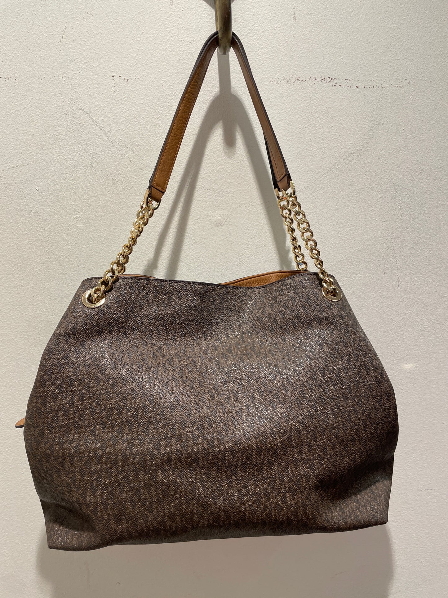 Michael Kors Raven Shoulder Bag – Brown handbag in Signature canvas