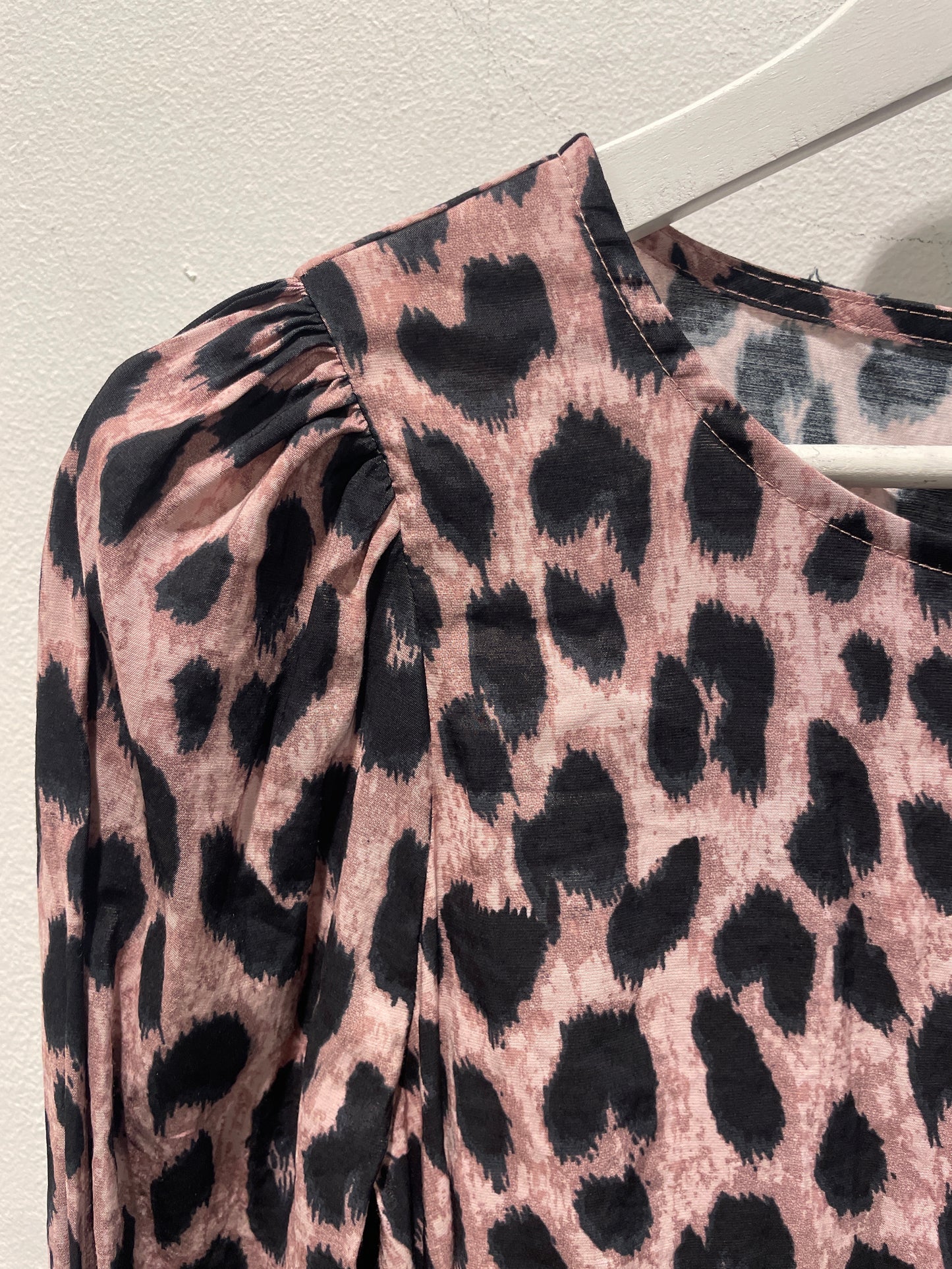 Free Quent - dress with leoprint - Size XS/S