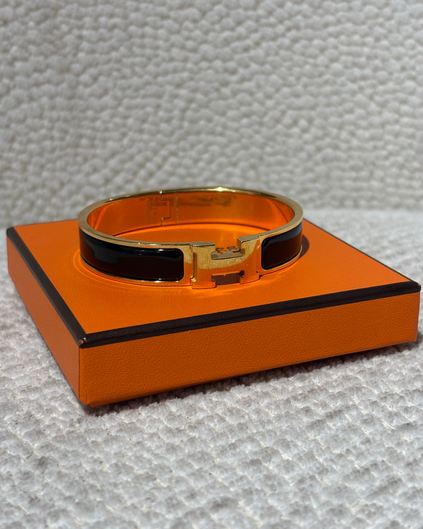 Hermés Clic H Bracelet - Black & Gold - Size GM