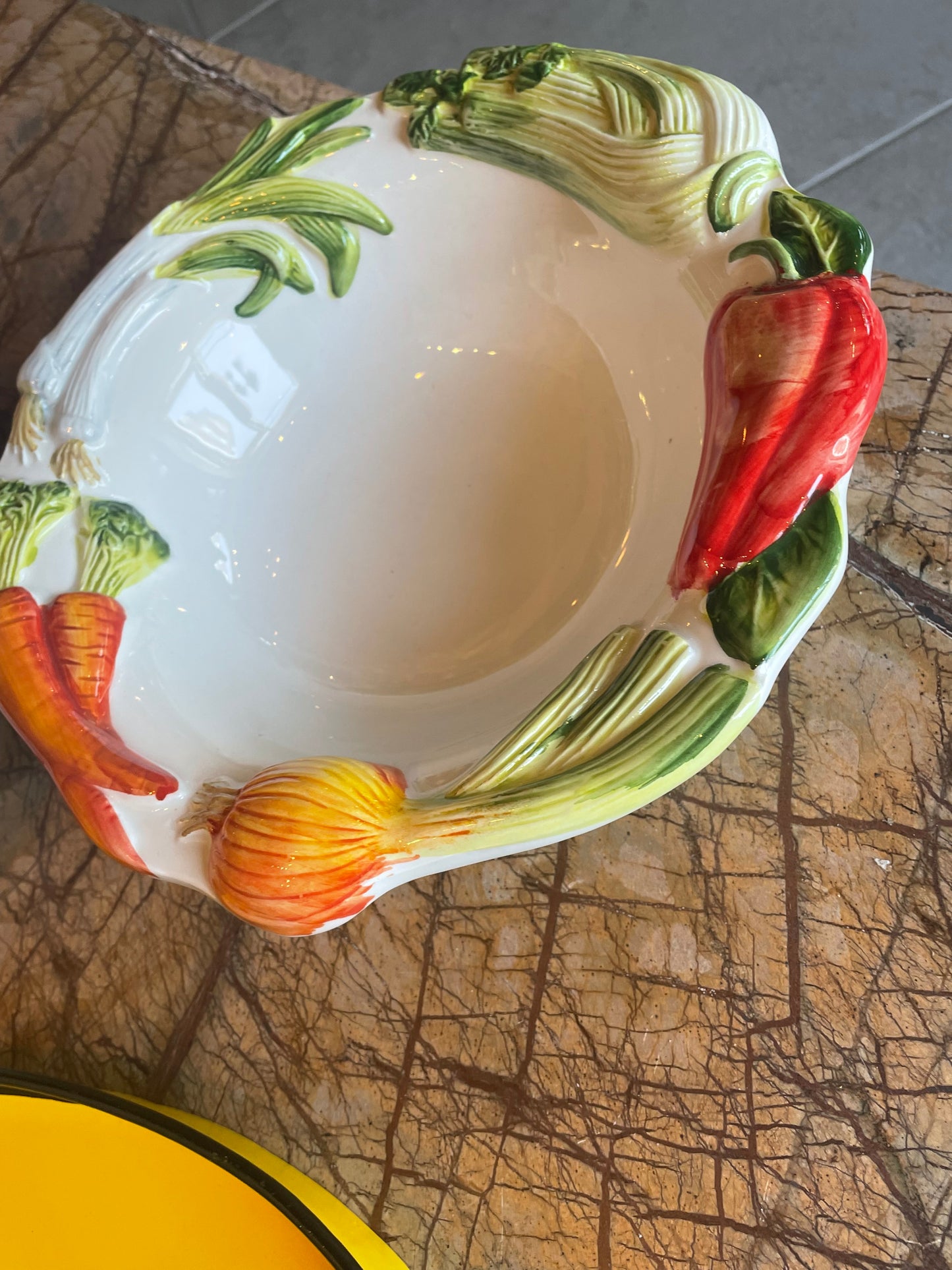 Stor grøntsagsskål - Italiensk porcelæn