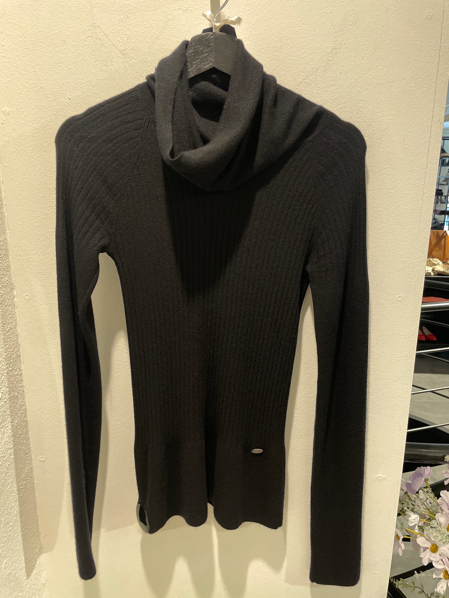 Chanel Sweater – Fine Cashmere Knit in Black - EU 38