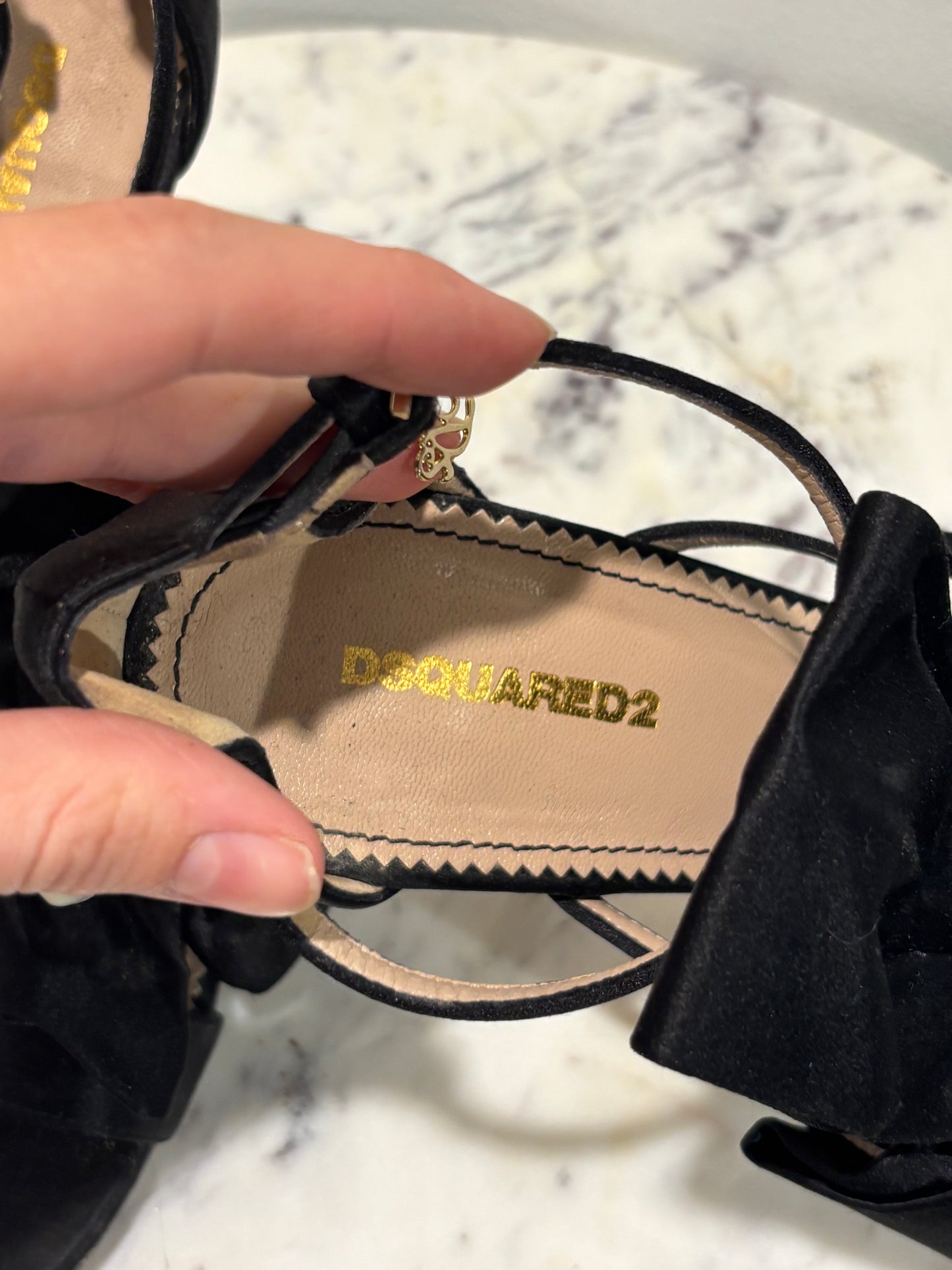 DSQUARED - Elegant black satin bow sandals - 38,5 - Medinas Wardrobe
