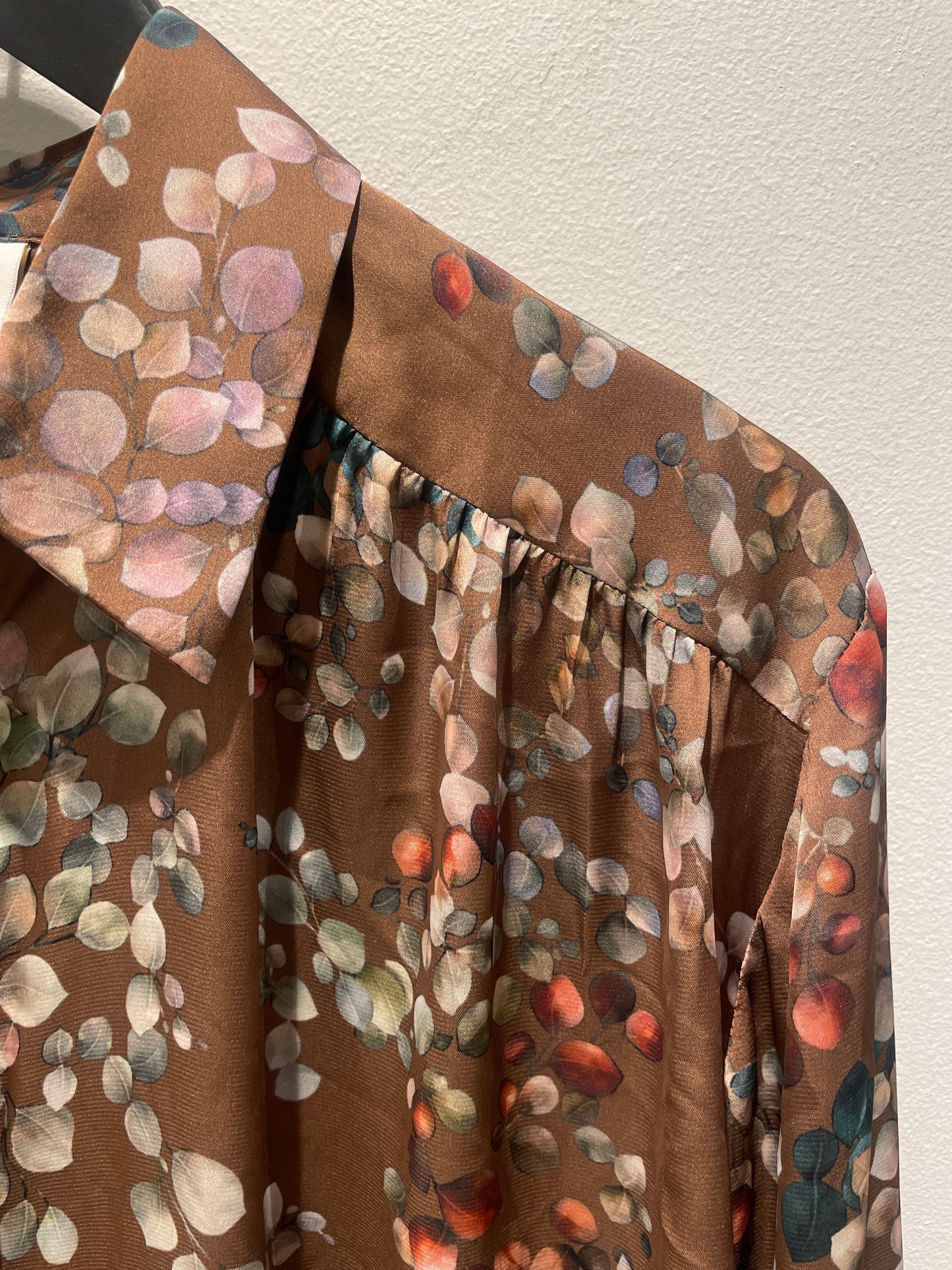 Karmamia satin shirt - XL