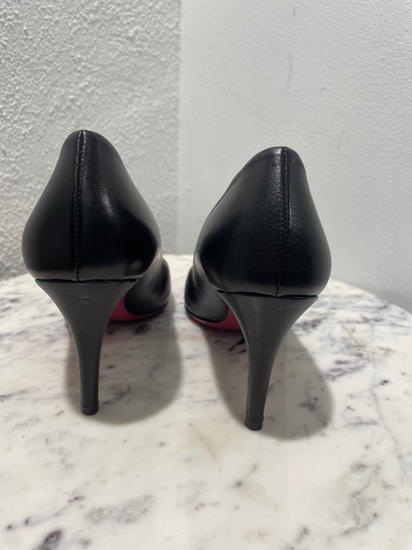 Úrsula Mascaró Pointed Leather Pumps with Contrast Heel - 38,5