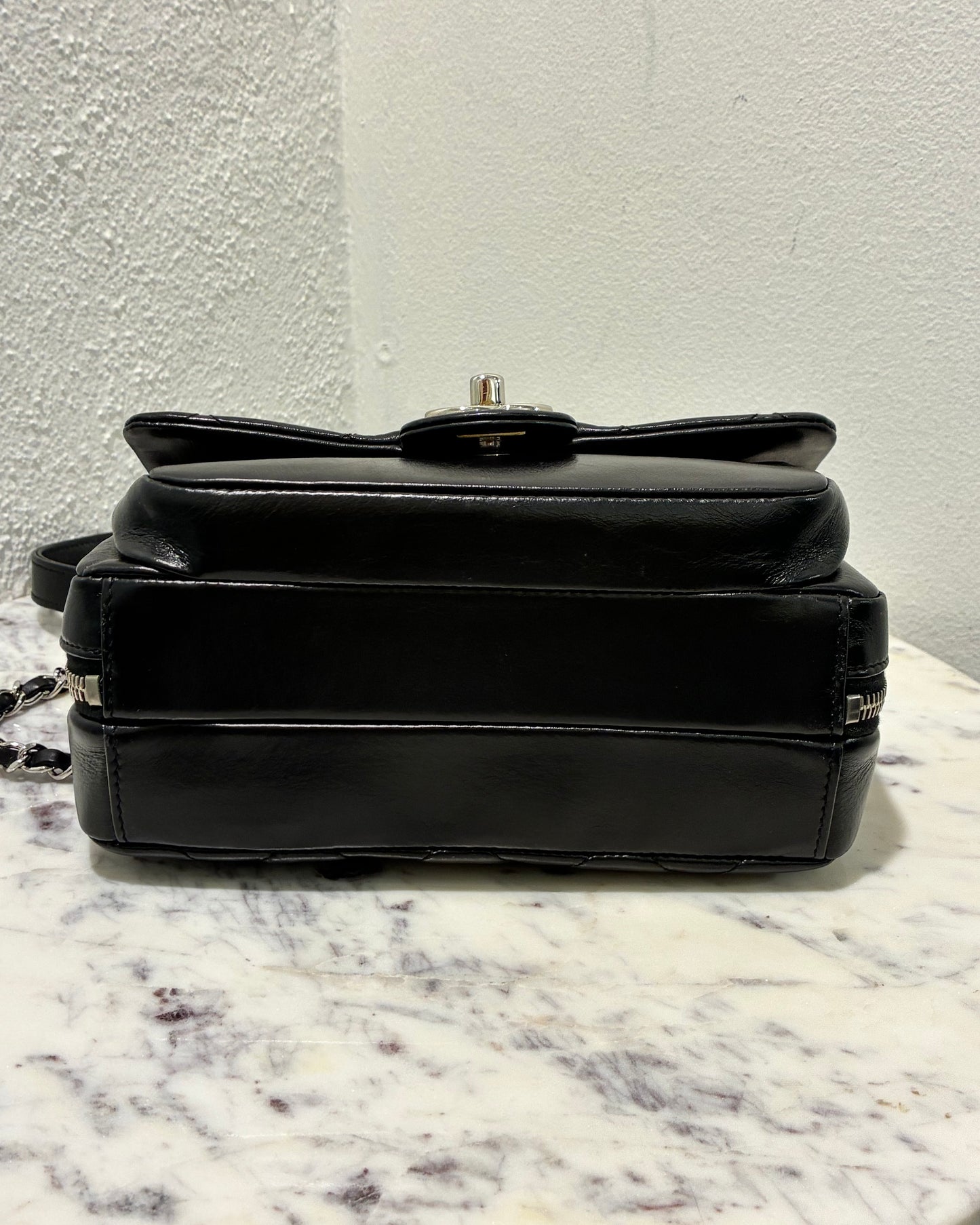 Chanel Zip Around Flap Bag - Black Calfskin & Silver hardware - 2019