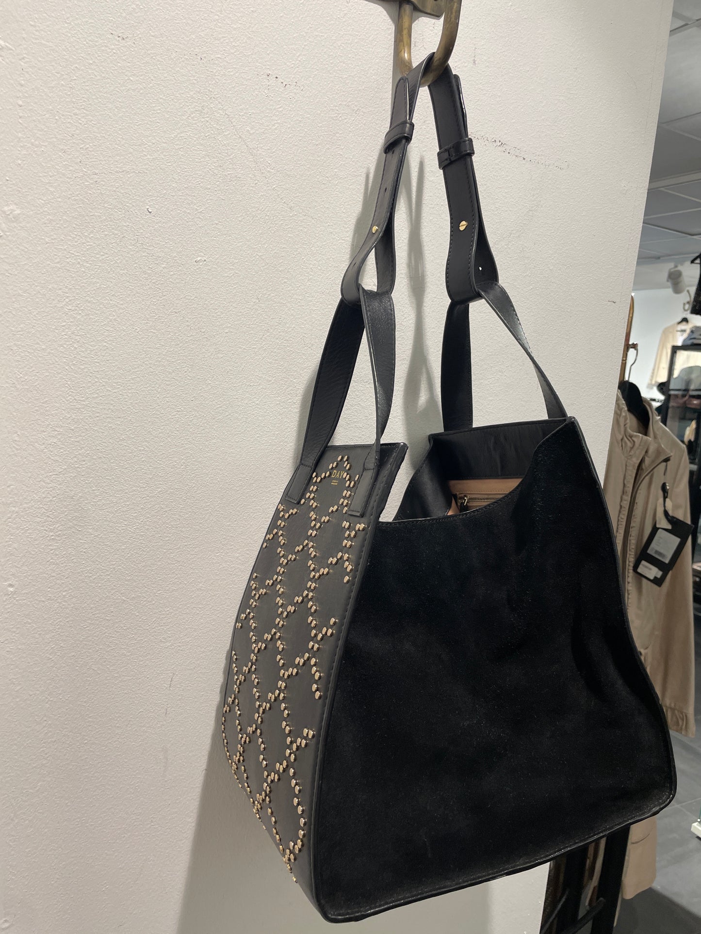 DAY - Studded Suede Tote Bag - 32/40 x 25 x 25 cm - Black & Gold