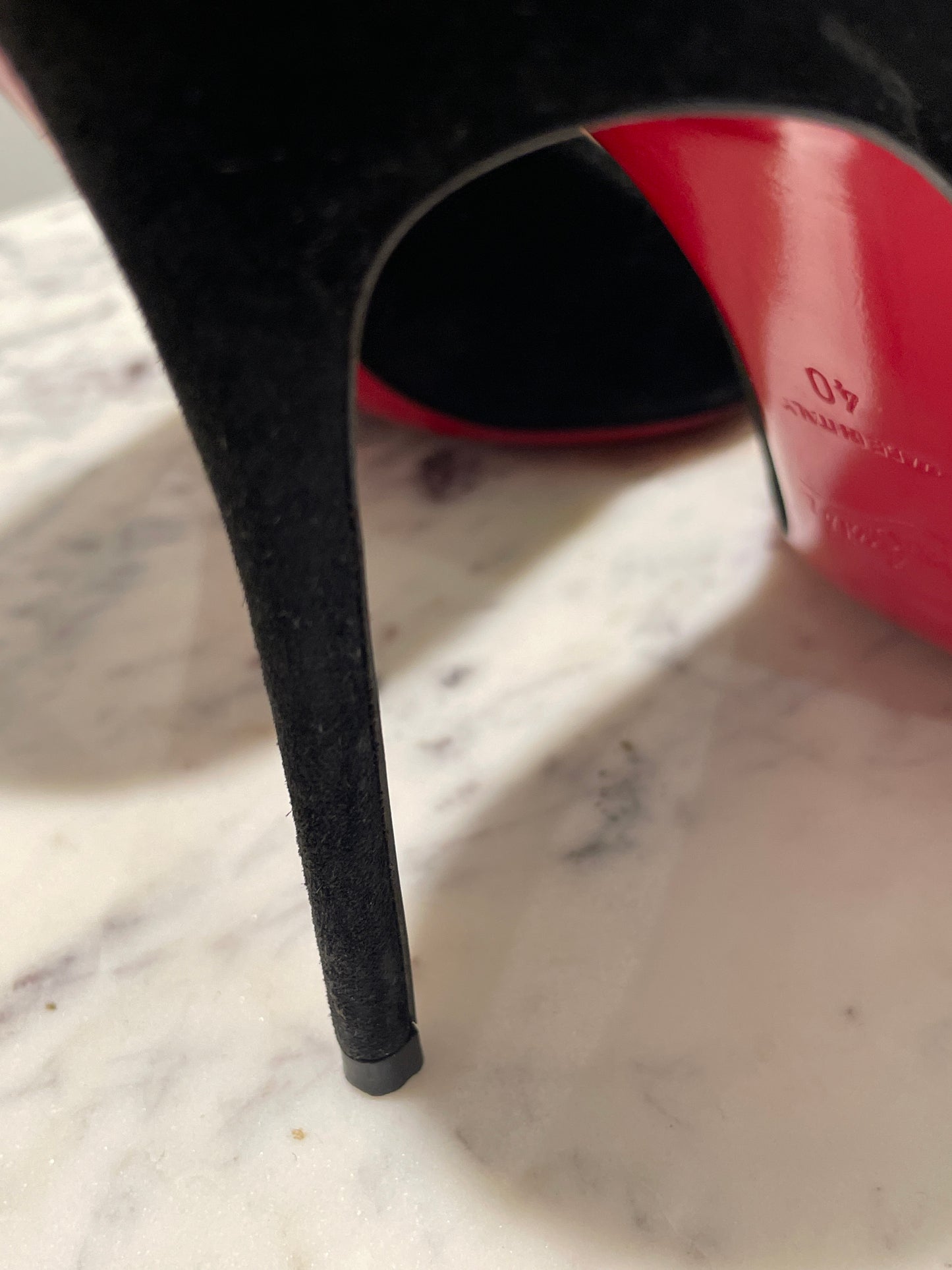 Christian Louboutin Fifi Pumps in Suede - 40