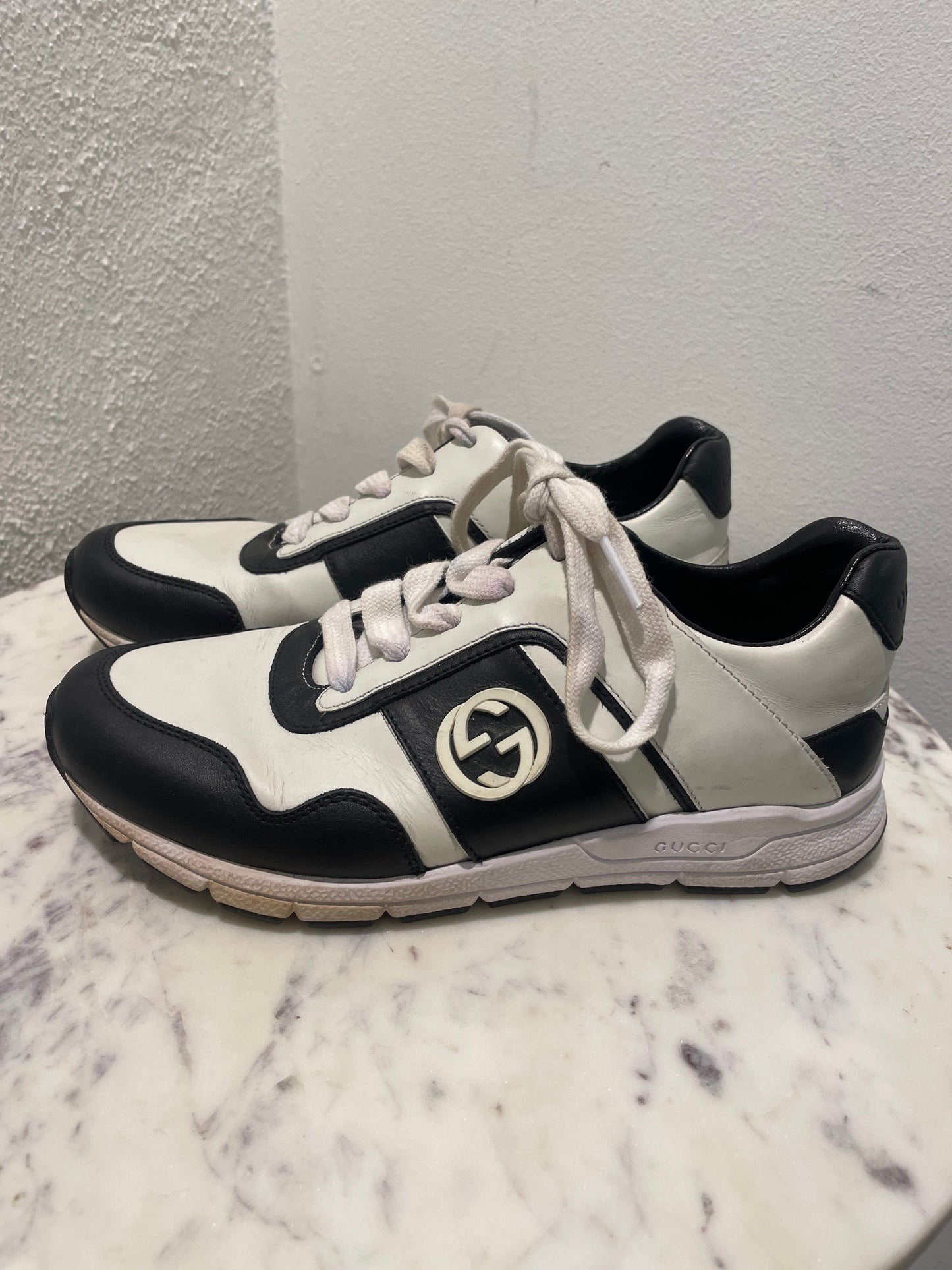 Gucci Black & White Interlocking G Leather Sneakers - 36