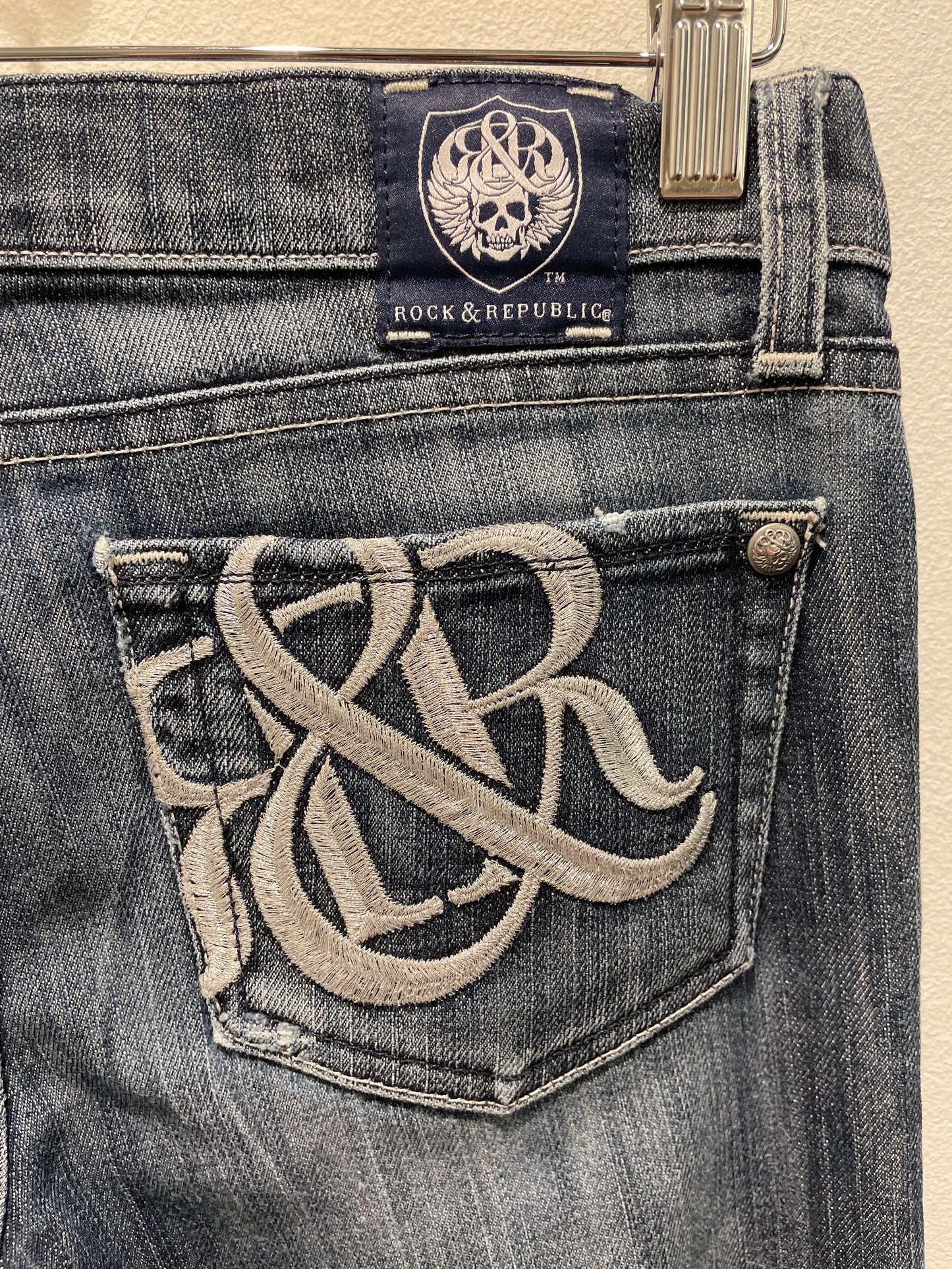 Rock & Republic Bootcut Jeans with Embroidered Pockets - W25