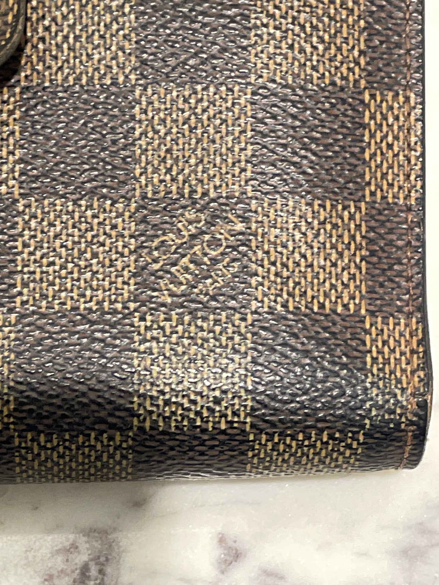 Louis Vuitton French Wallet – Timeless leather wallet in Damier Ebene canvas