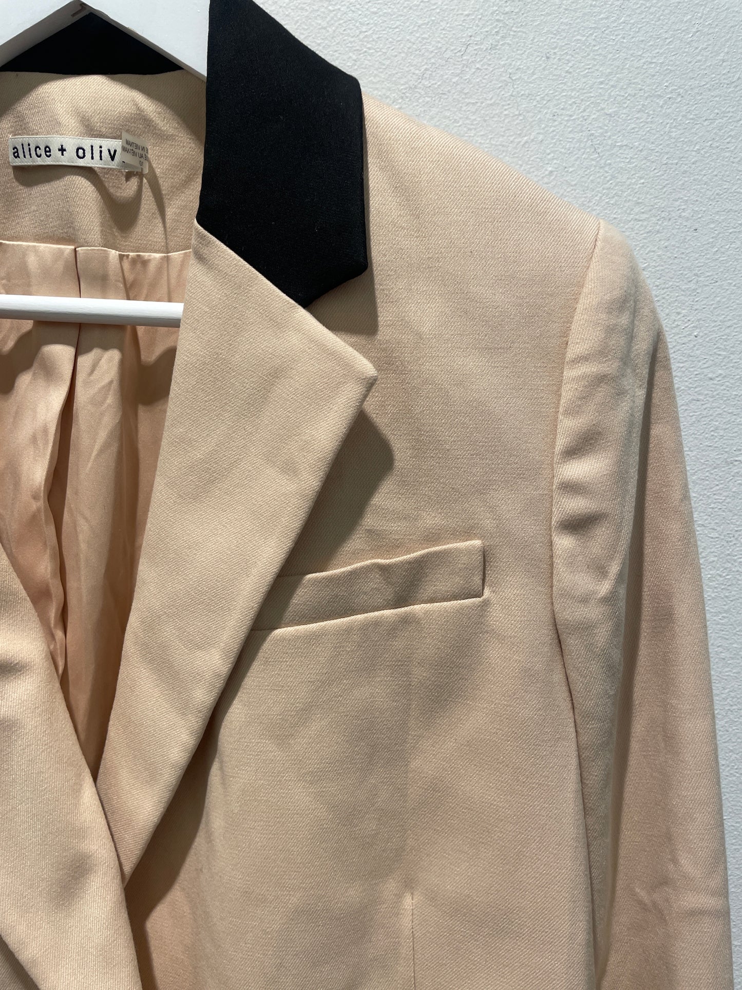 Alice & Olivia - Contrast Collar Double-Breasted Blazer - EU40