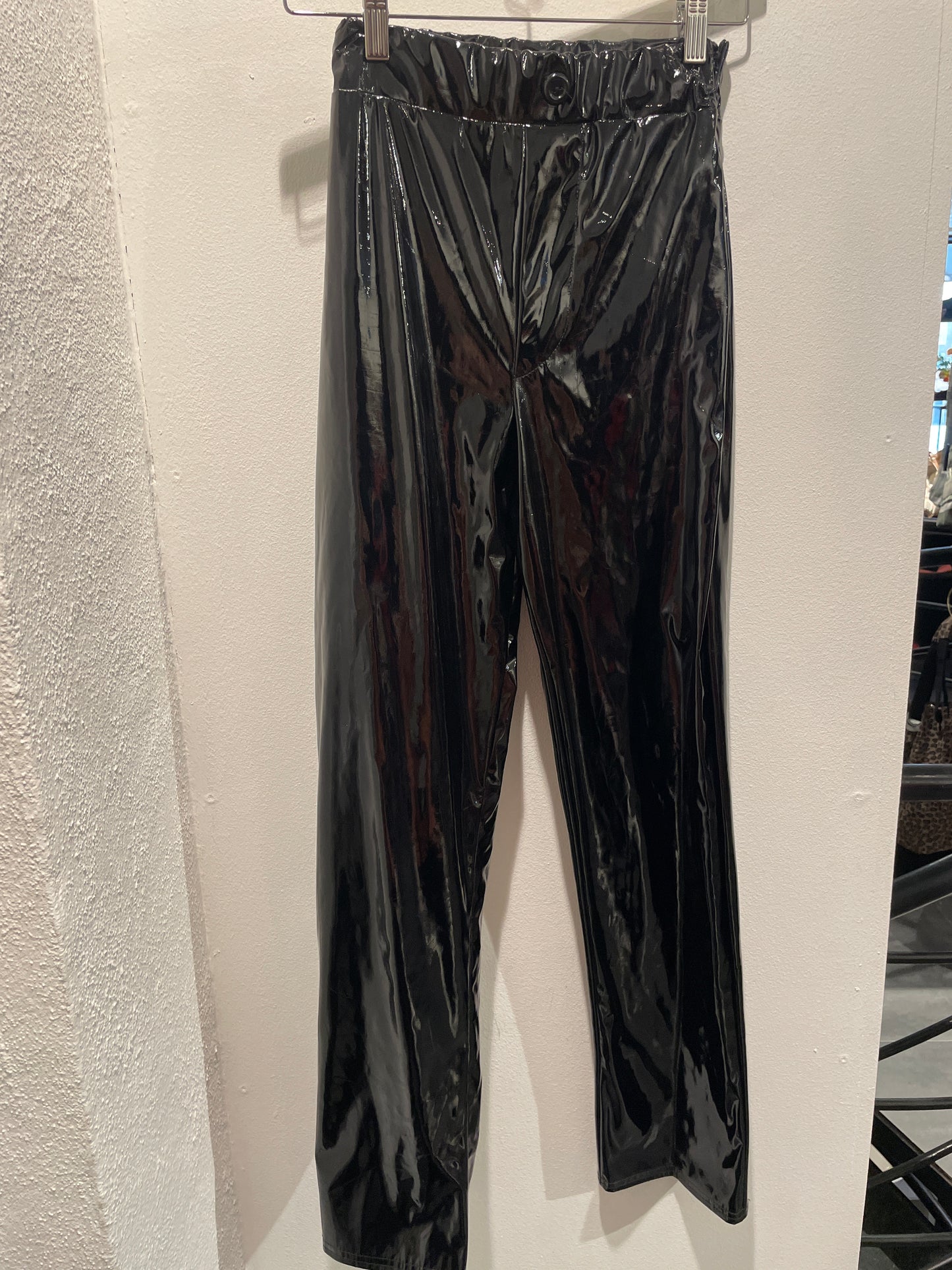 Pretty Little Thing - Pants - Black lacquer - Medinas Wardrobe - EU34