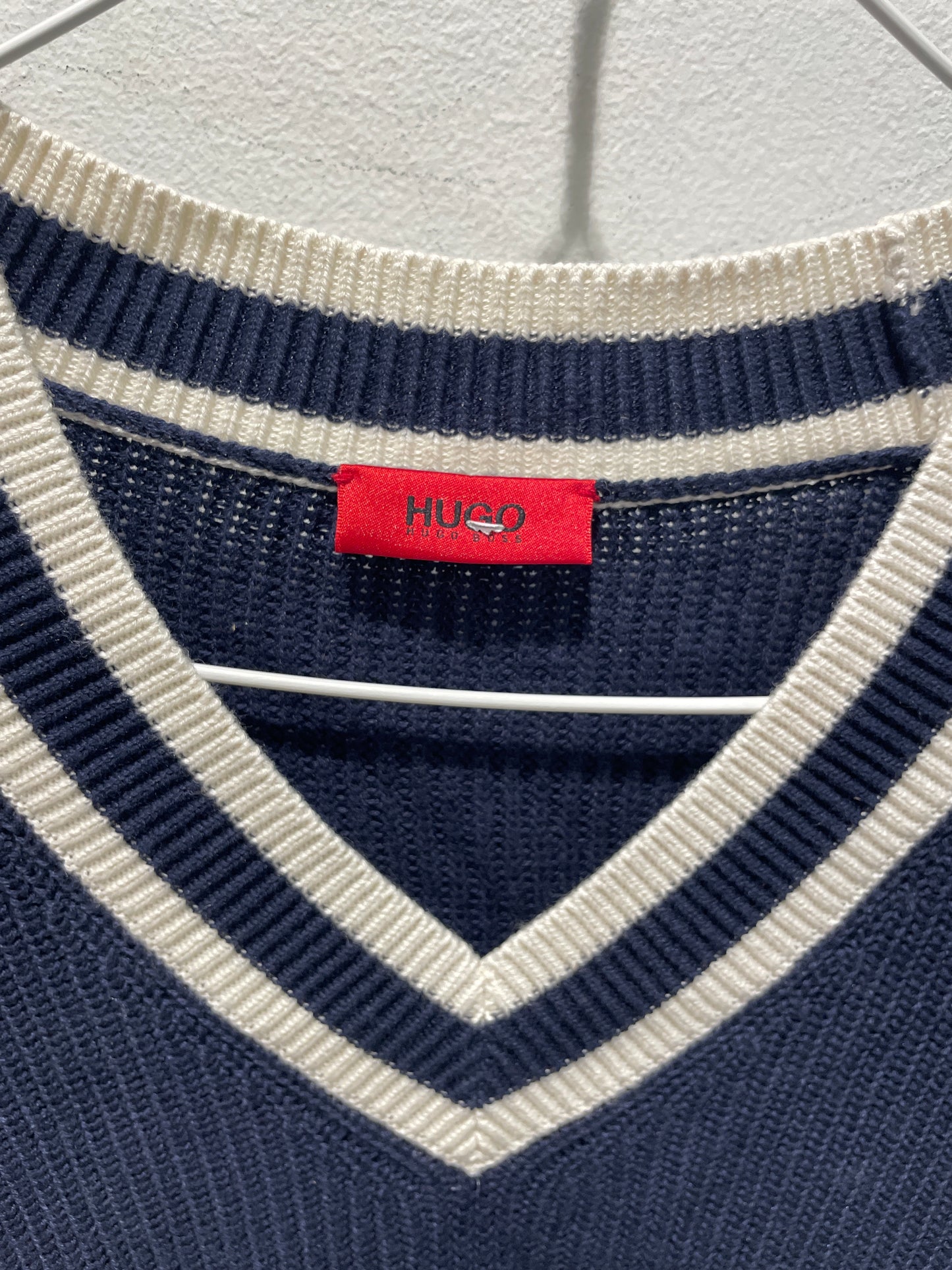 Boss - red label - Knit - V-neck - navy / white - Medina’s Wardrobe - S
