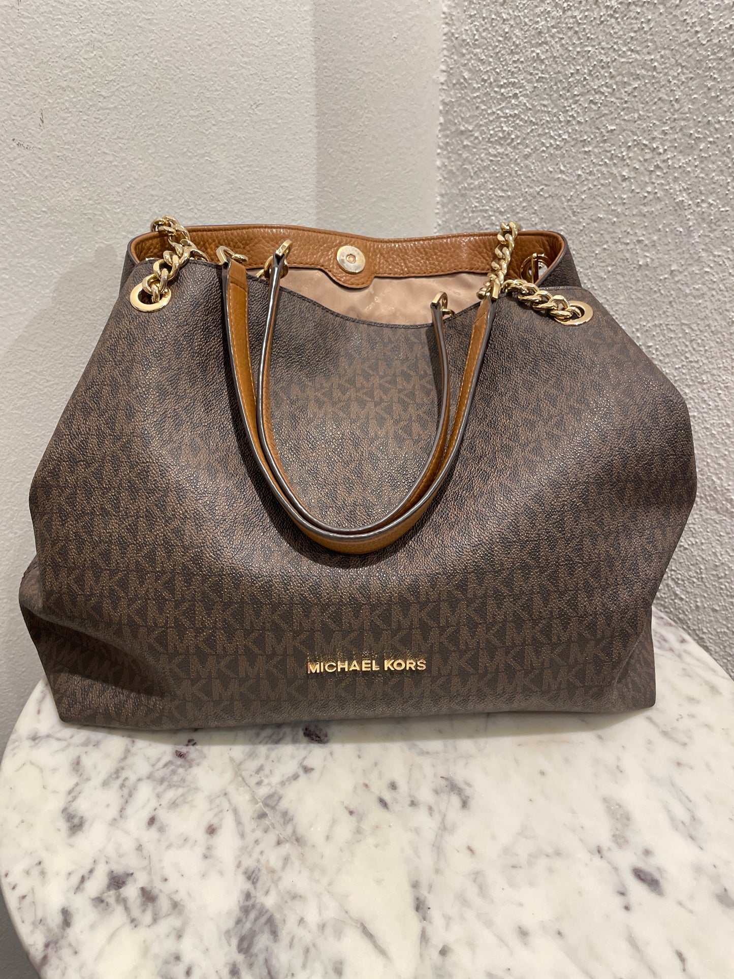 Michael Kors Raven Shoulder Bag – Brown handbag in Signature canvas