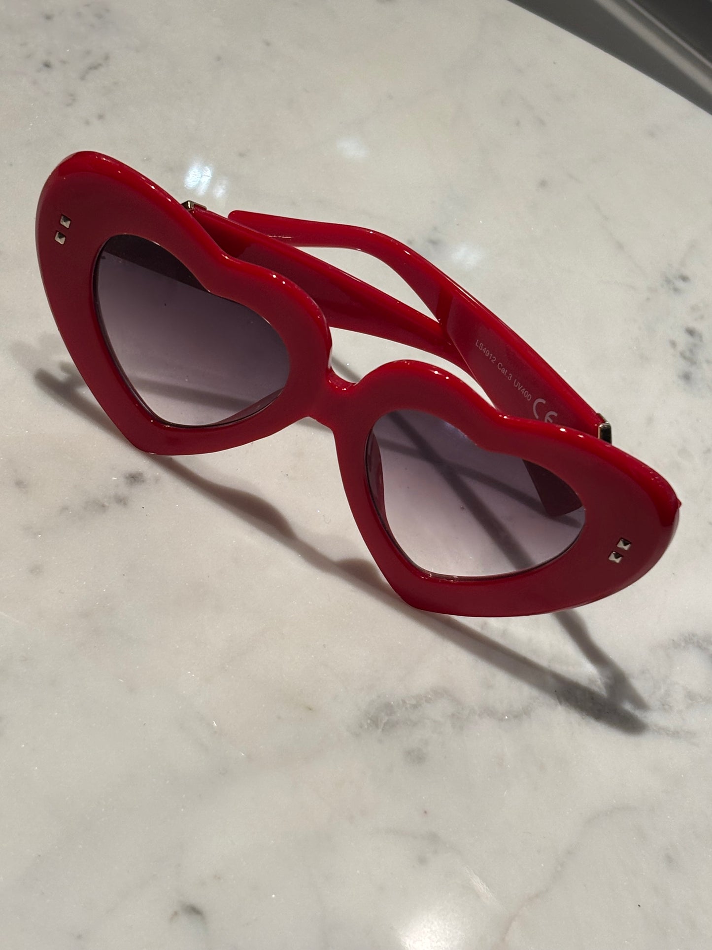 Sunglasses - Heartshaped - Red - Medinas Wardrobe