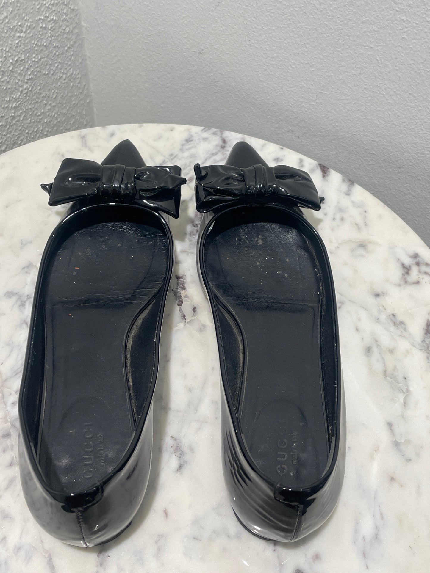 Gucci Black Patent Leather Pointed-Toe Bow Ballet Flats - 36,5