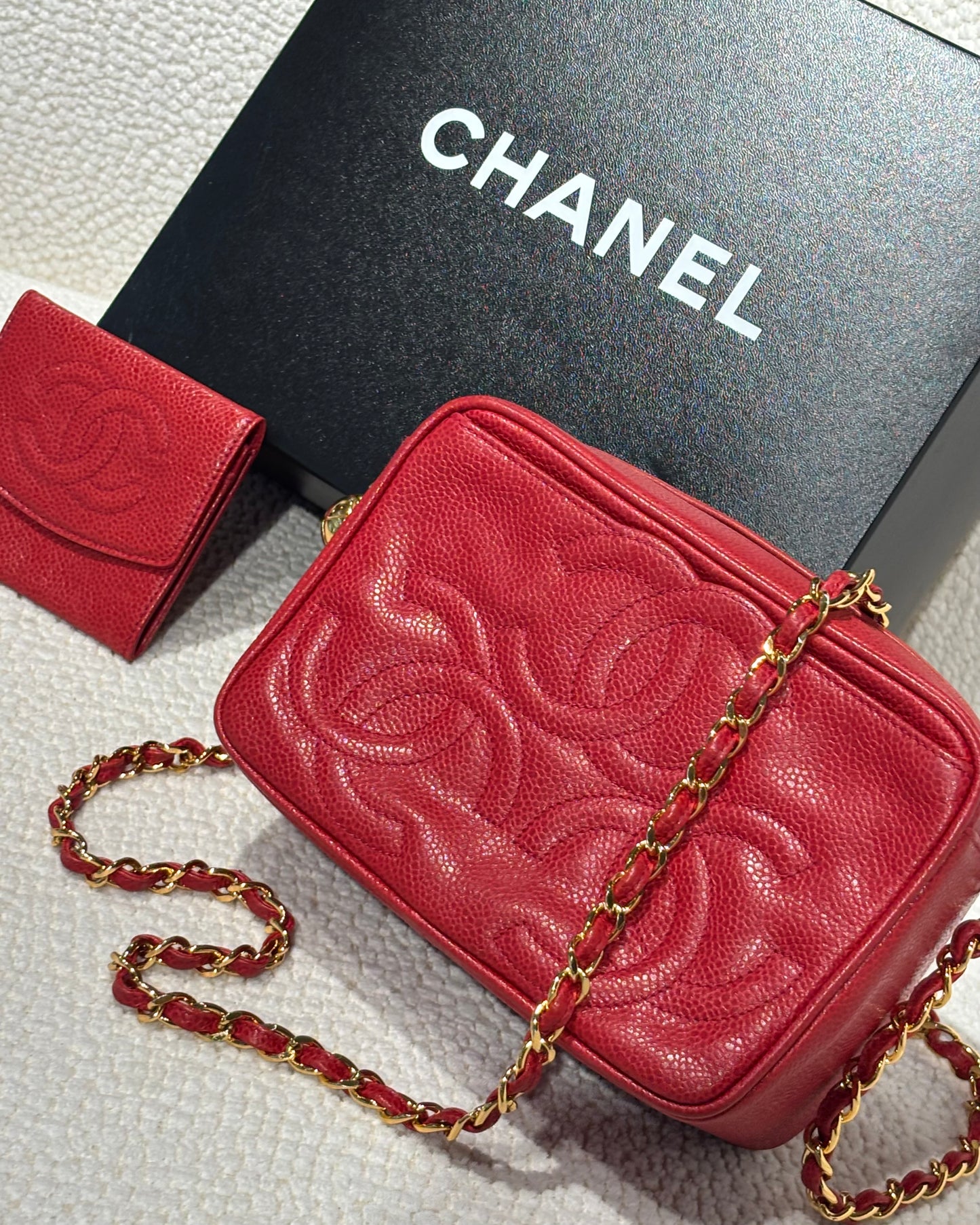 Chanel Vintage Bag & Wallet - Red Caviar leather & Gold Tassel