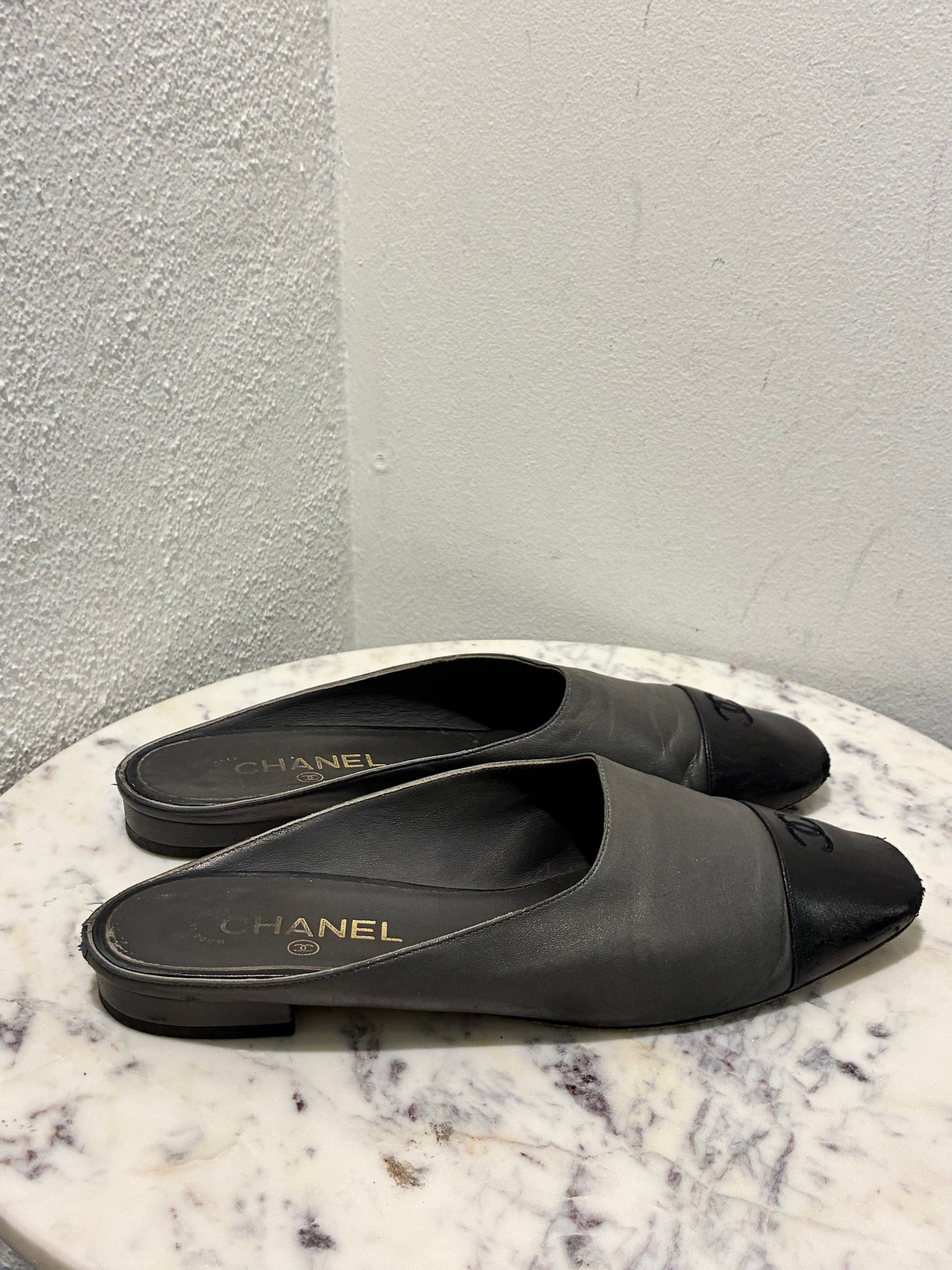 Chanel Mules – EU 39,5 C - Medinas Wardrobe