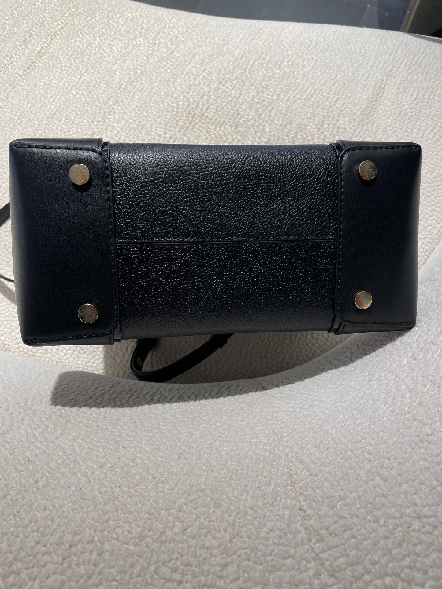 Michael Kors - black & gold - 30 cm x 26 cm.