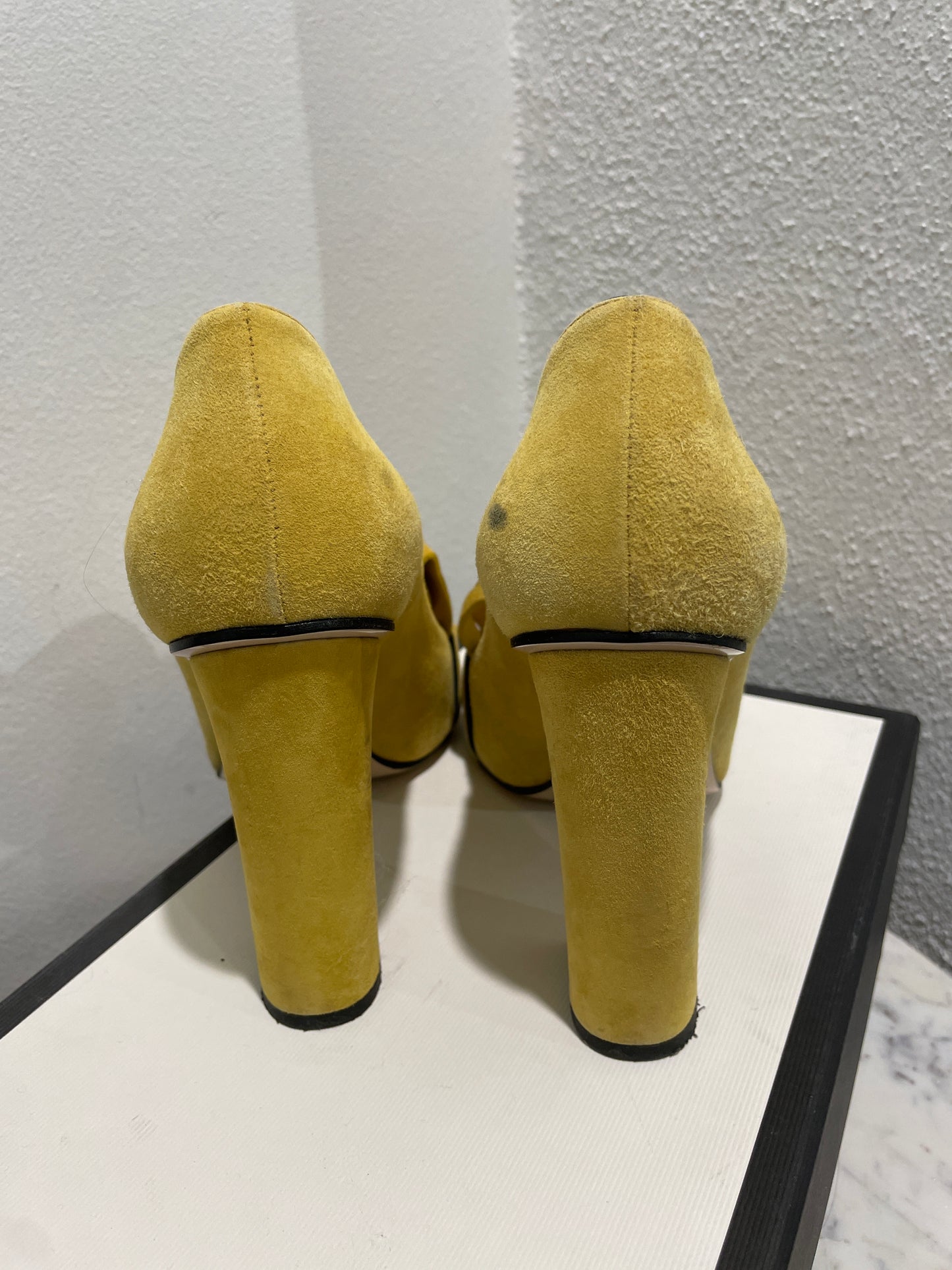 Gucci Marmont Fringe Suede Pumps – Size EU 39.5 / Yellow