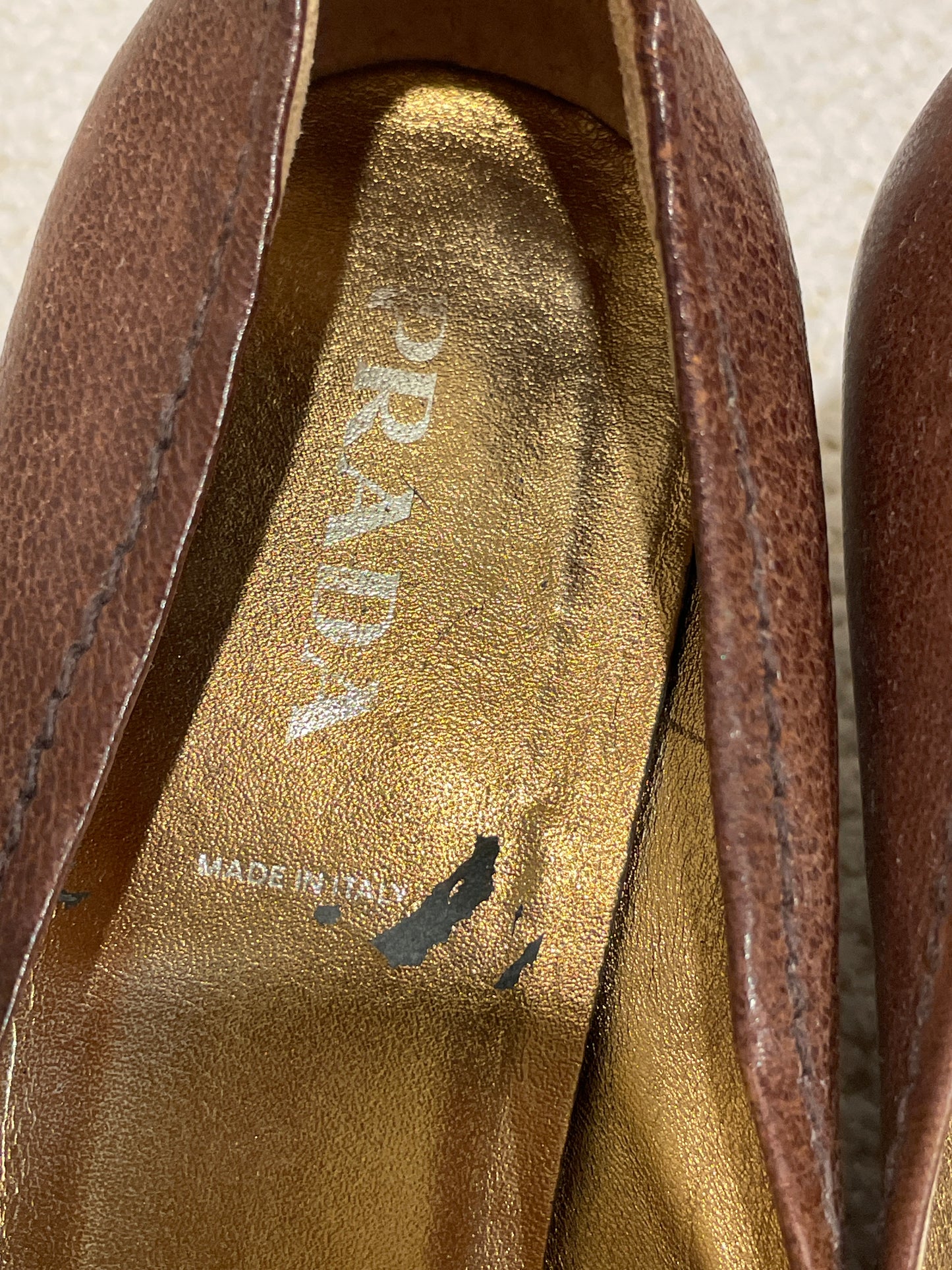 Prada Pumps - cognac w. gold heel - 38