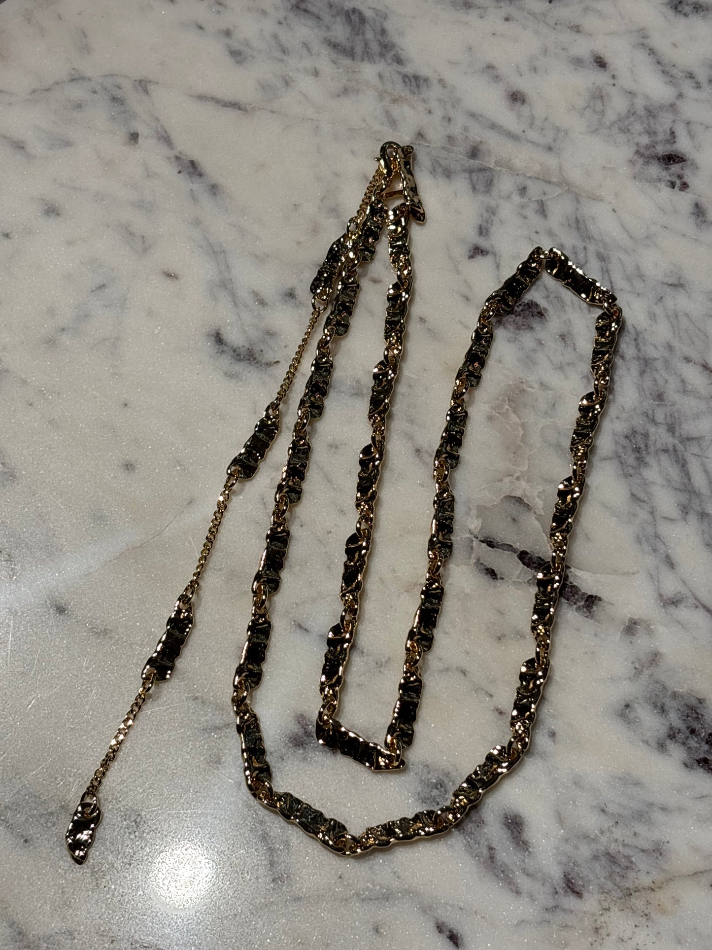 Pilgrim - Necklace - Gold Hammered L - Medinas Wardrobe