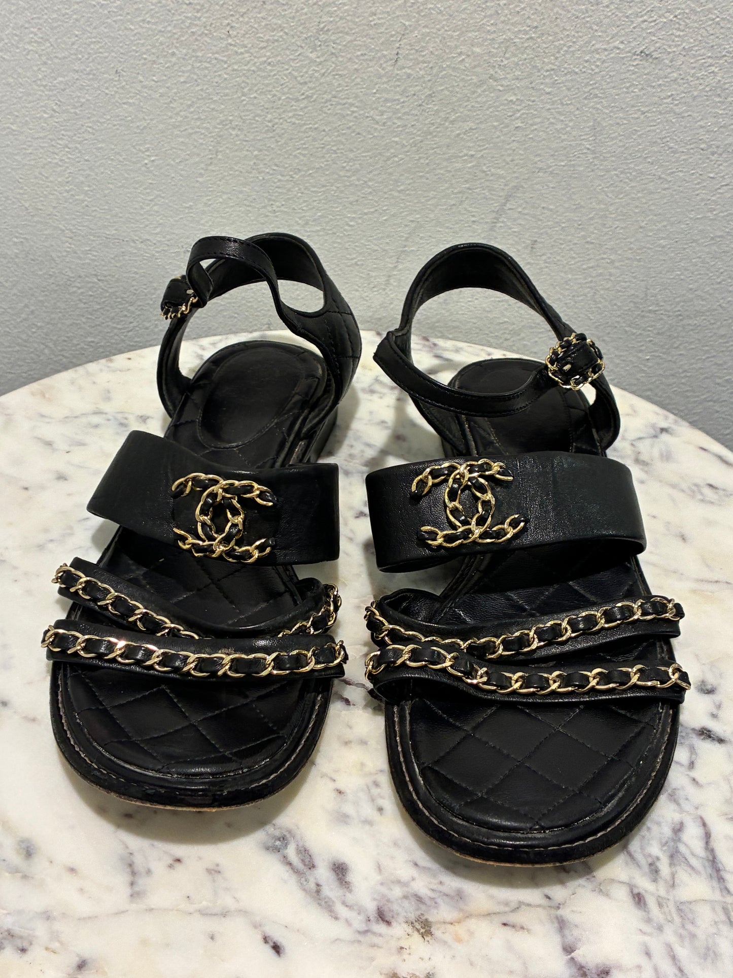 Chanel sandals – Black / Gold -EU 39 C - Medinas Wardrobe
