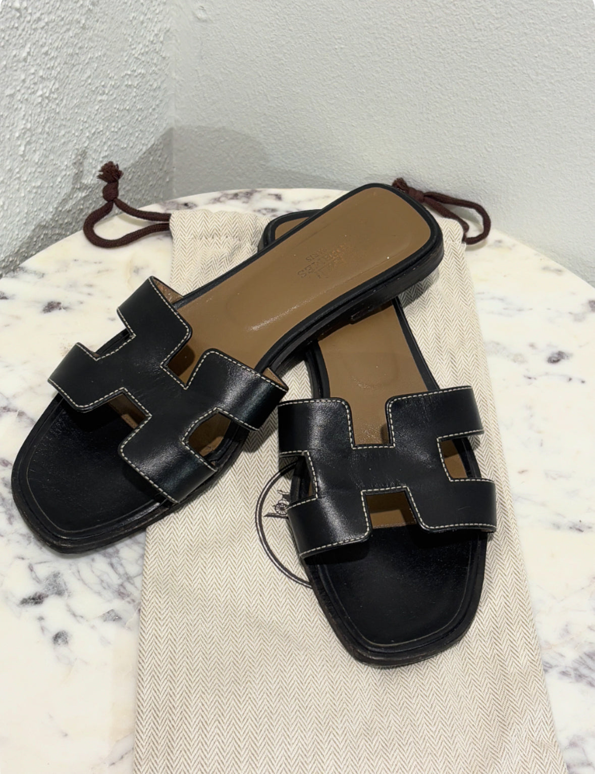Hermés Oran Sandals – Black Leather – EU 38.5 (38)