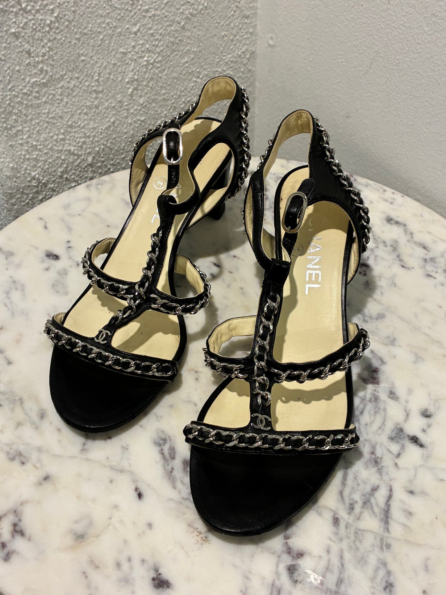 Chanel CC Chain Sandals - Leather & Silver Logos - 39,5