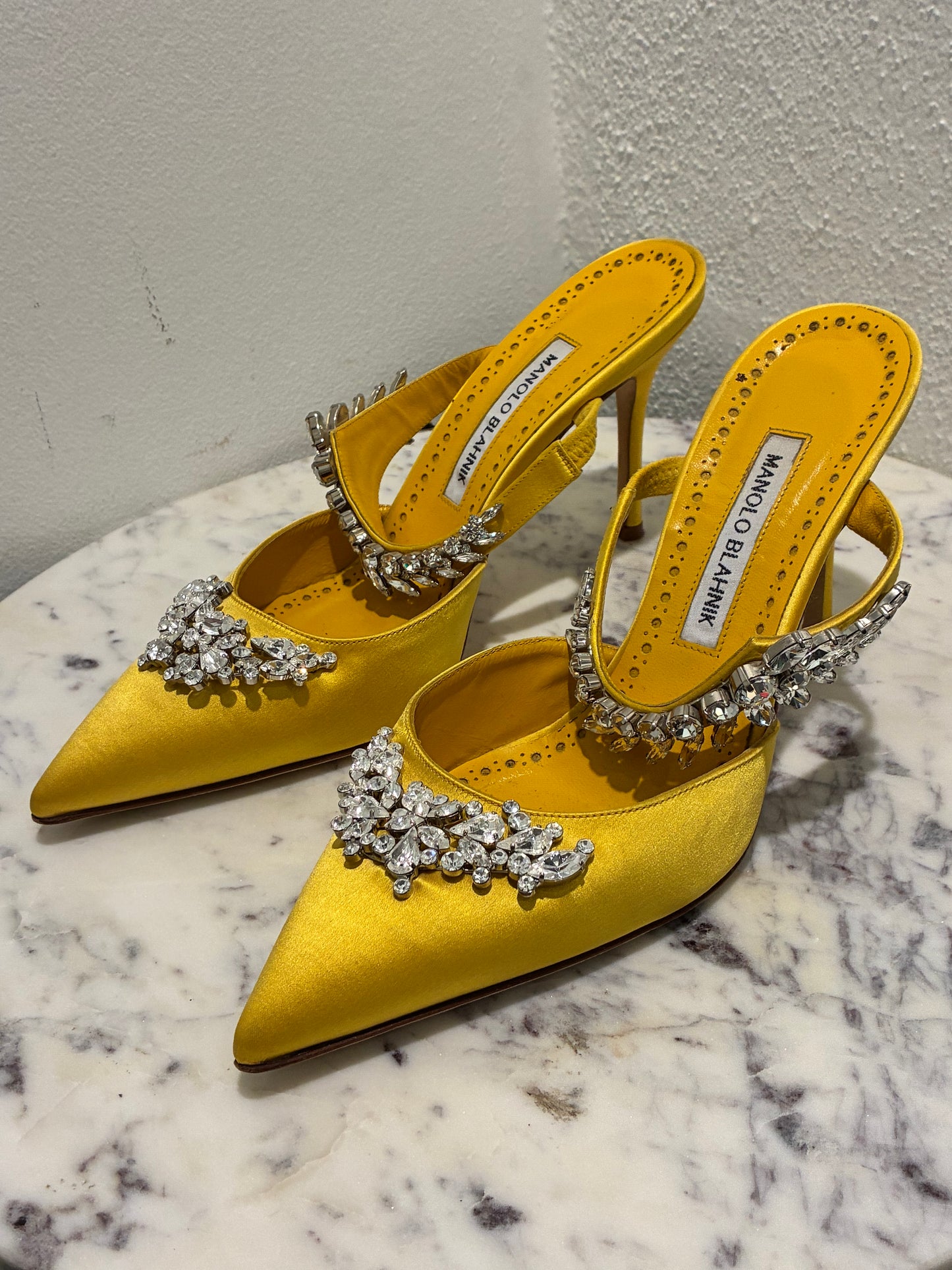 Manolo Blahnik - Heels - Yellow Satin & Crystals - Size 39.5 - Medinas Wardrobe