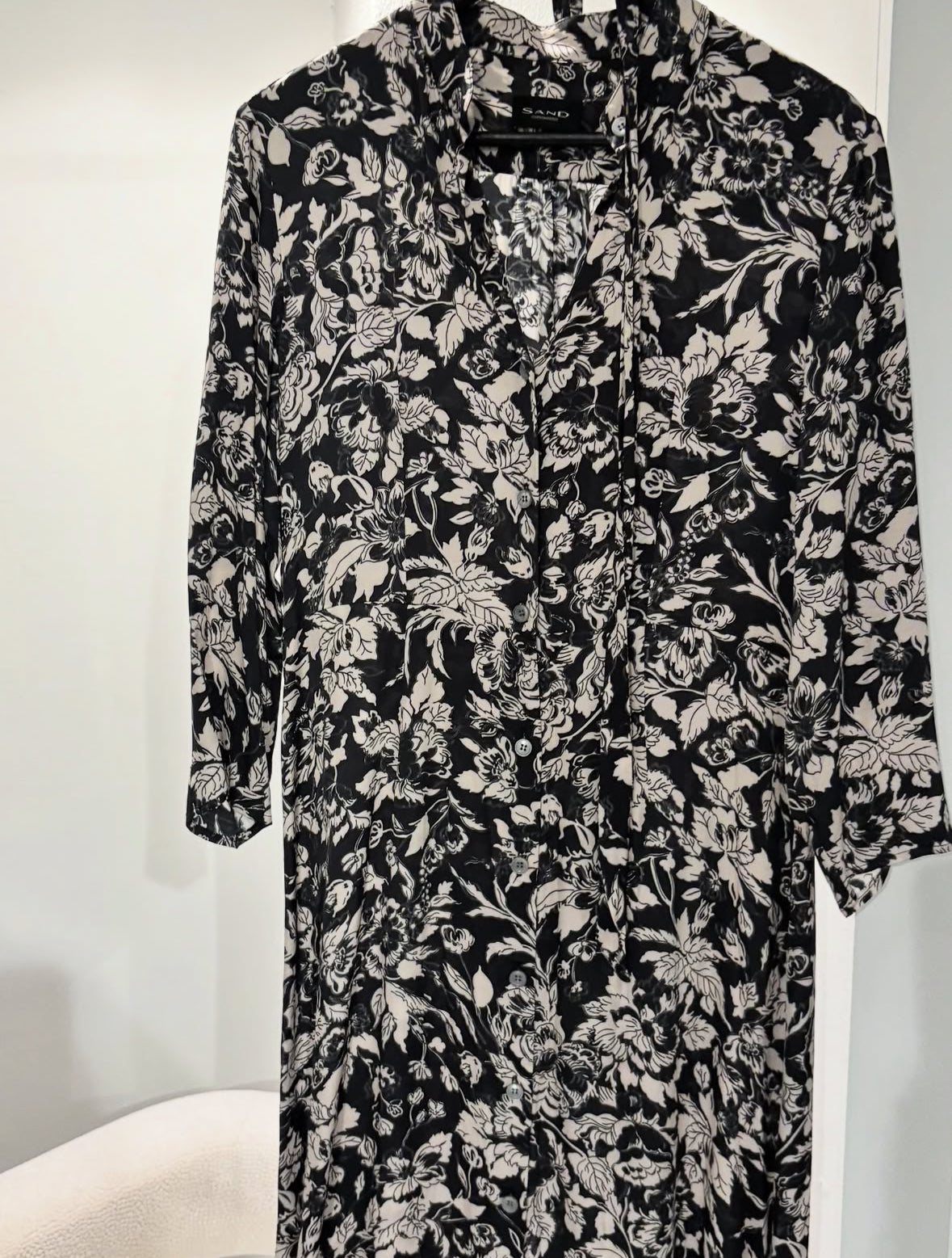 Sand Dress - Black & White Floral Print with Tie Belt