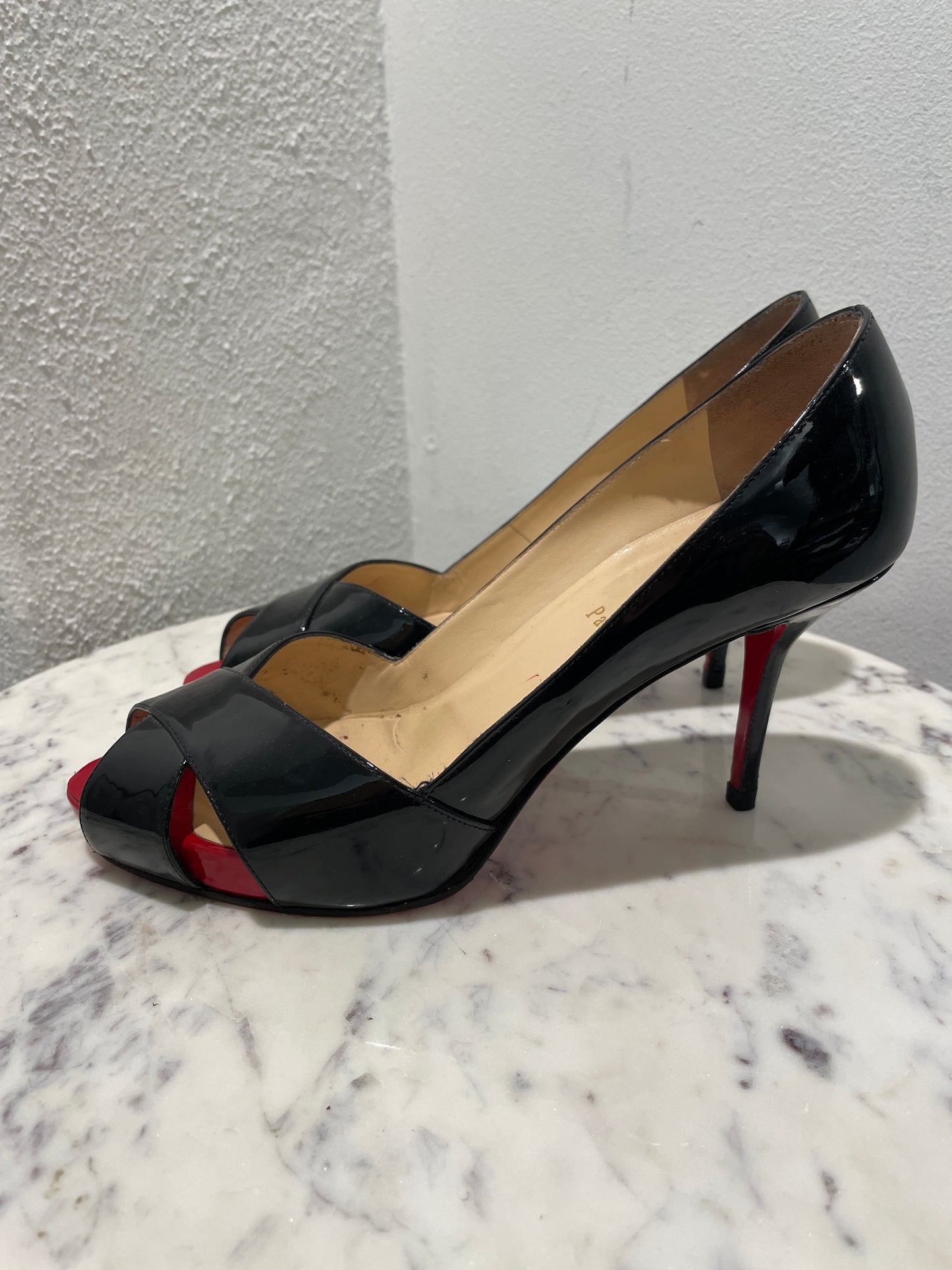 Christian Louboutin Shelley Pumps in Patent Leather – 40,5