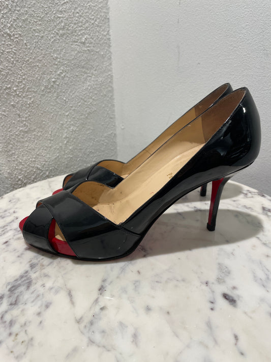 Christian Louboutin Shelley Pumps in Patent Leather – 40,5
