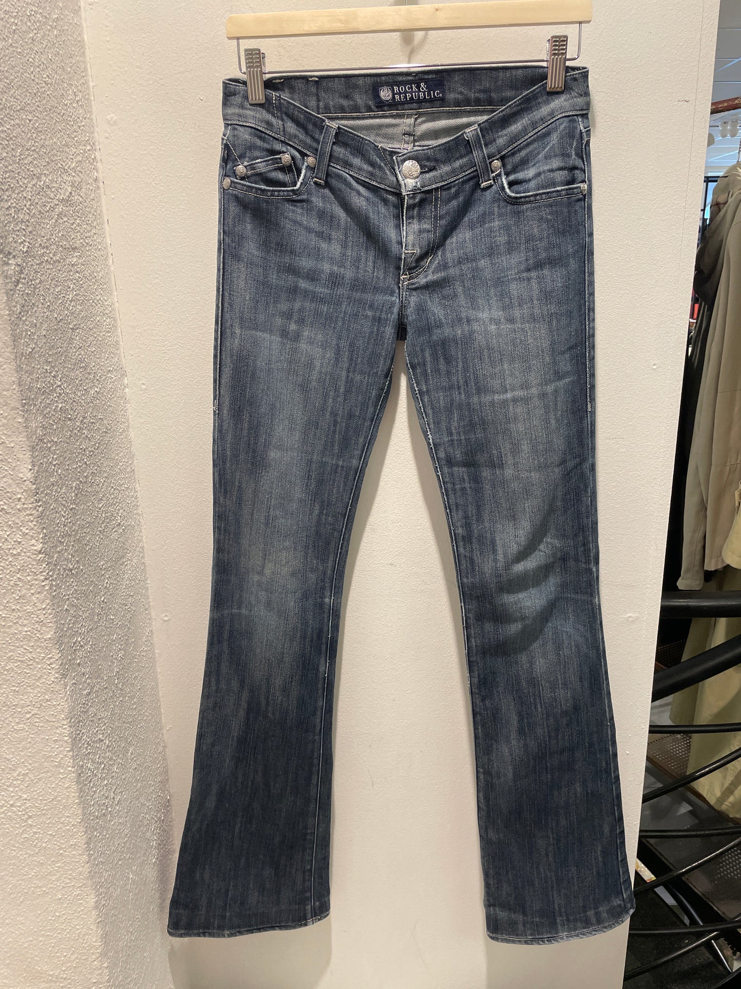 Rock & Republic Bootcut Jeans with Embroidered Pockets - W25