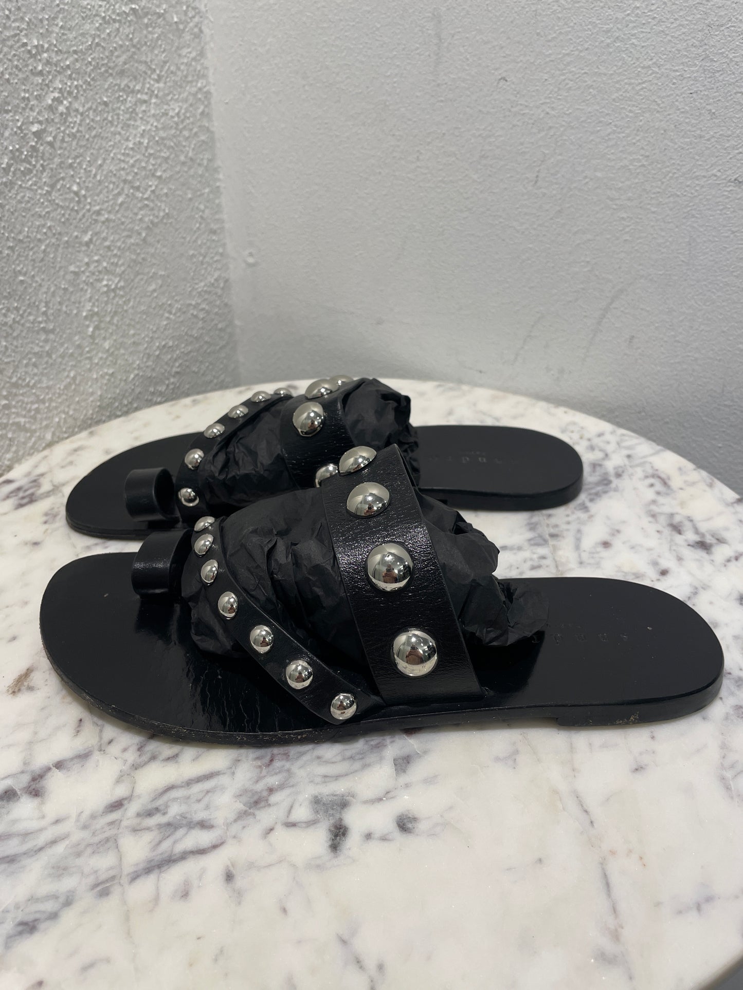Sandro Studded Leather Toe-Ring Sandals – Size 39 / Black