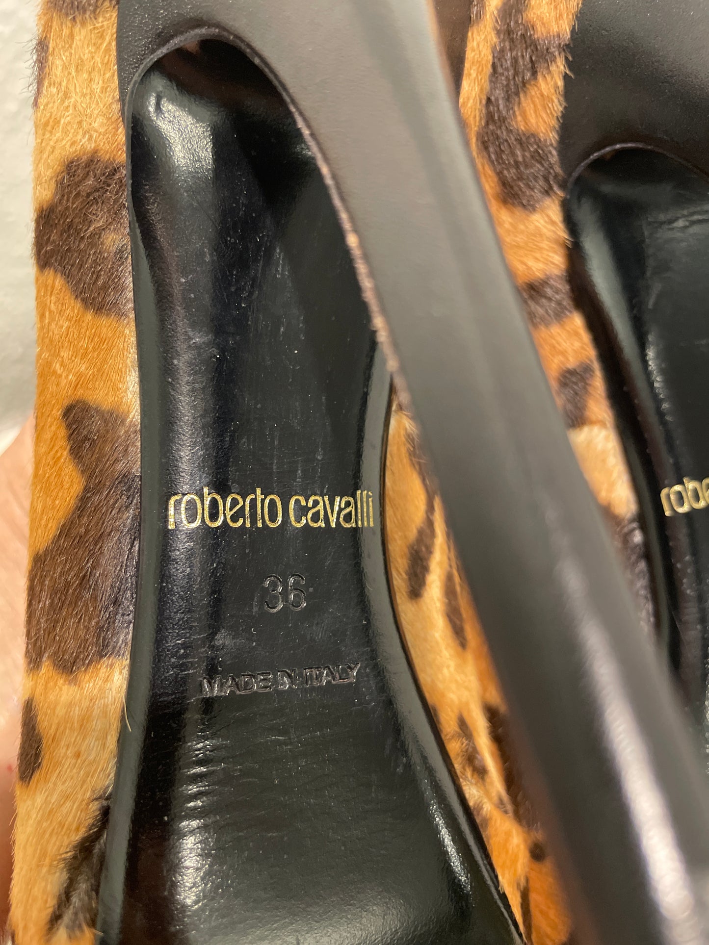 Roberto Cavalli Leopard Print Ponyhair Peep-Toe Platform Pumps - 36