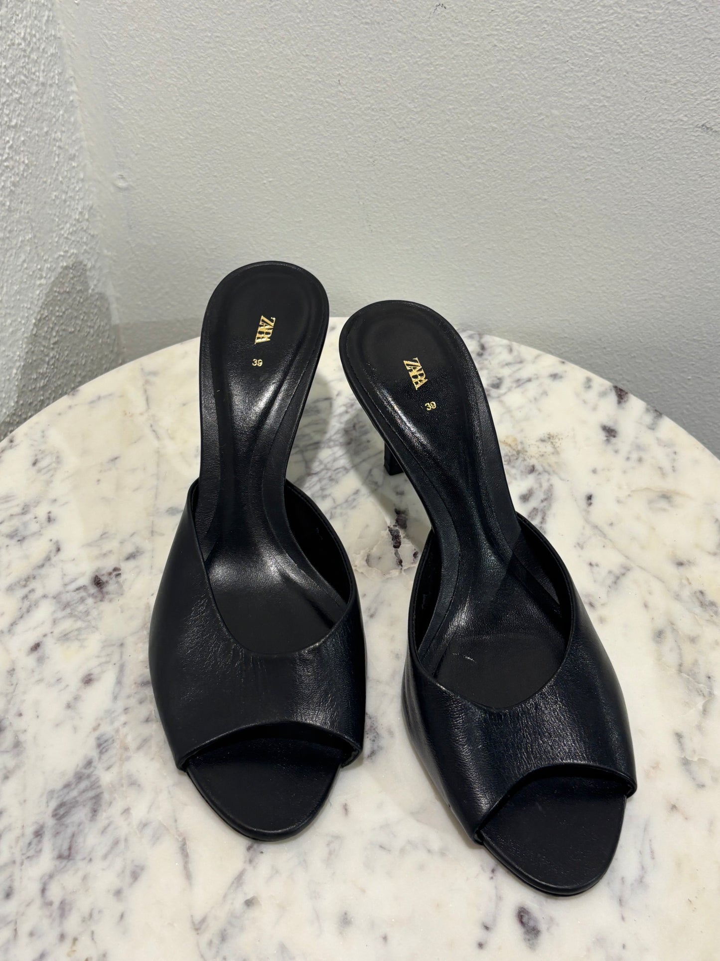 Zara - Heeled mules - Black - 39 - Medinas Wardrobe