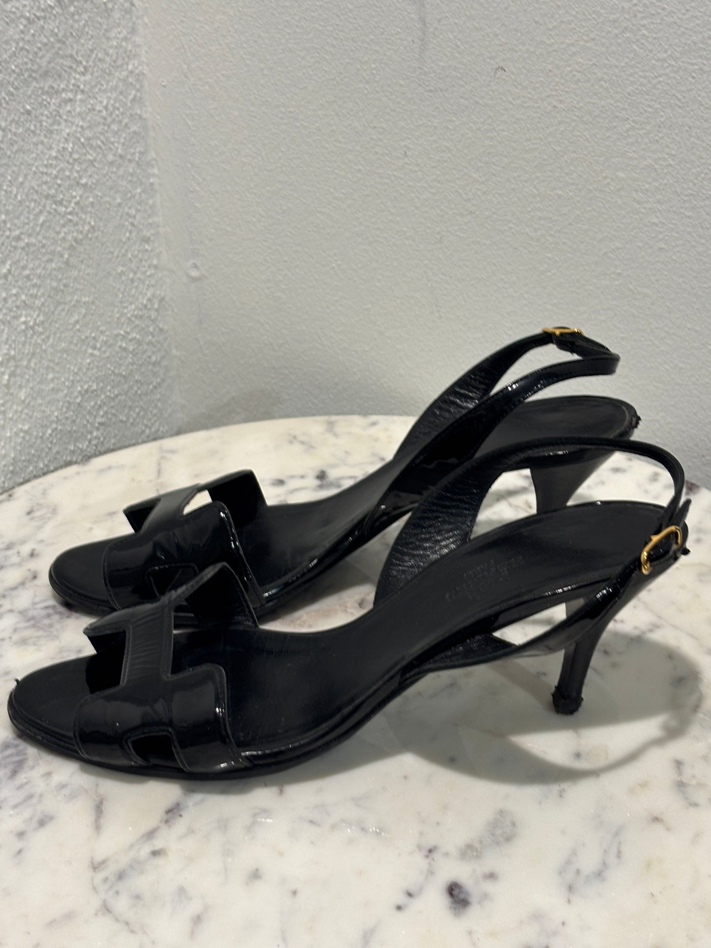 Hermès - Night 70 sandal - patent leather - 38 - Medinas Wardrobe