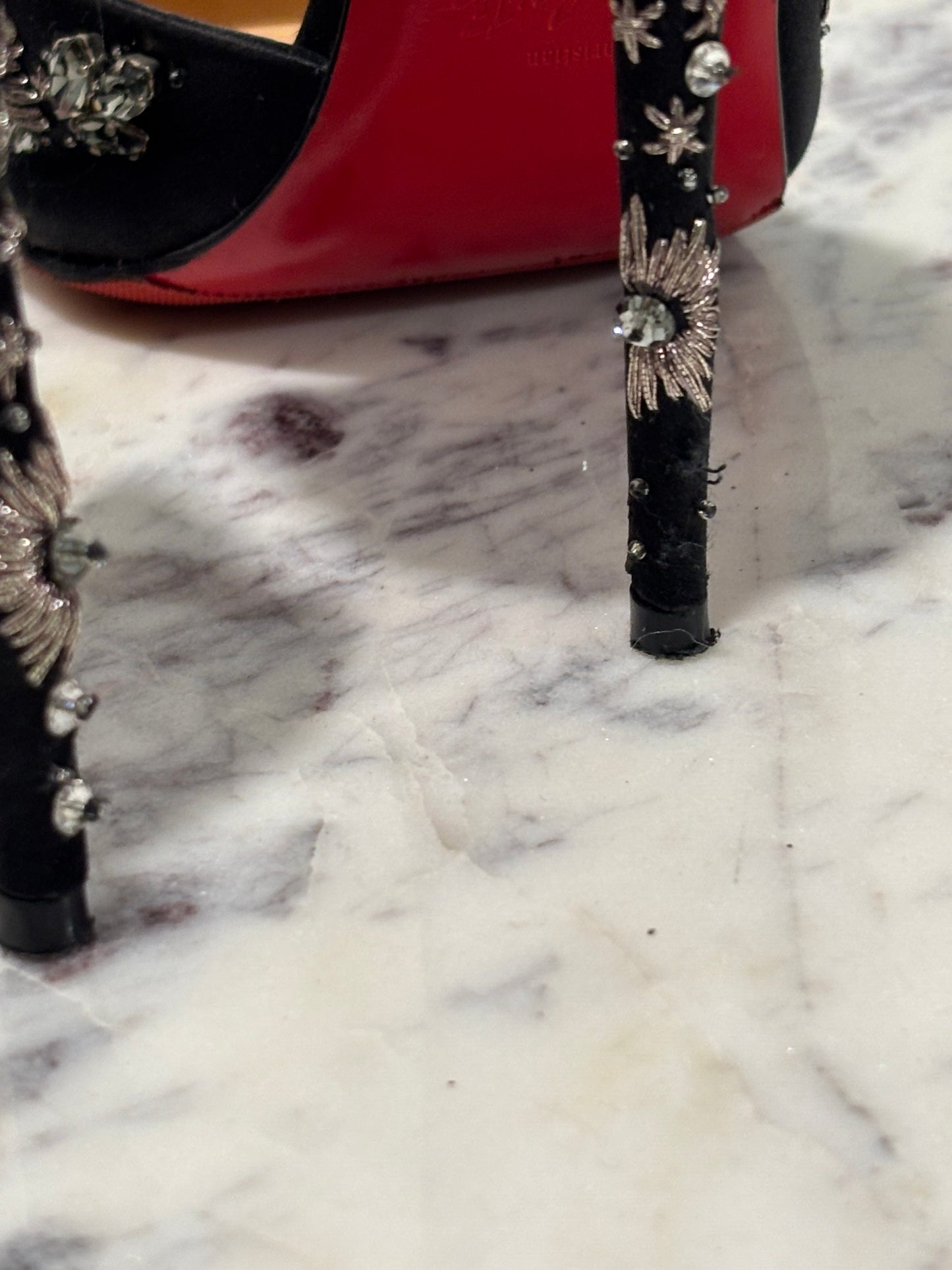 Christian Louboutin - Black satin - Brode/Strass - 38 - Medinas Wardrobe