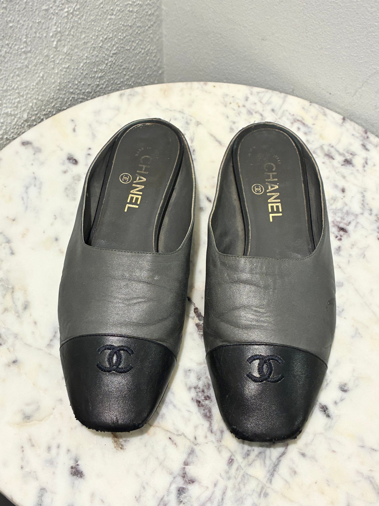 Chanel Mules – EU 39,5 C - Medinas Wardrobe