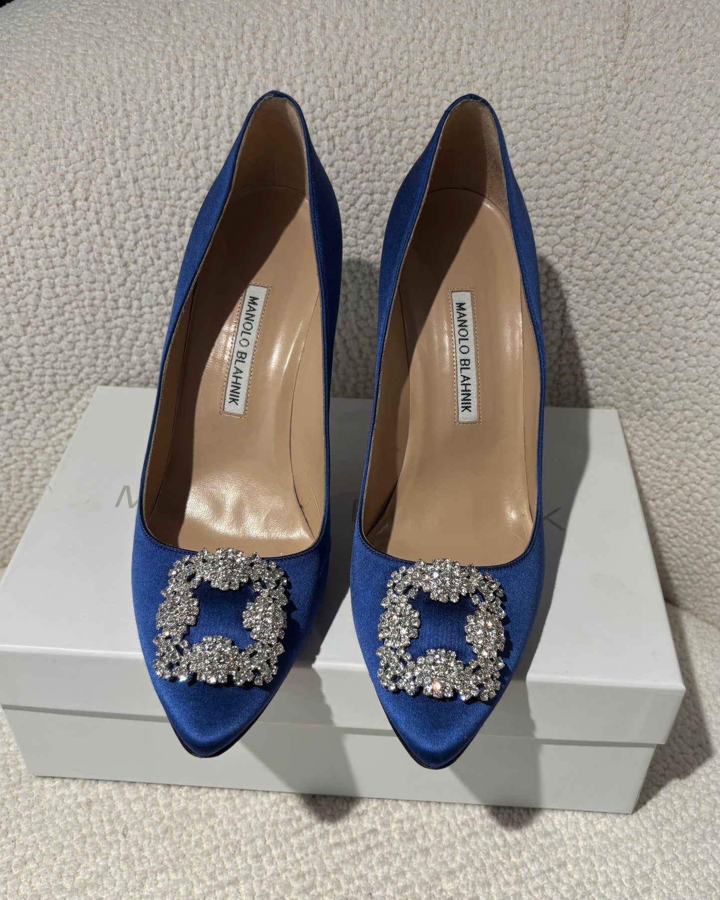Manolo Blahnik Heels - Hangisi Pumps in Blue Satin - EU 41